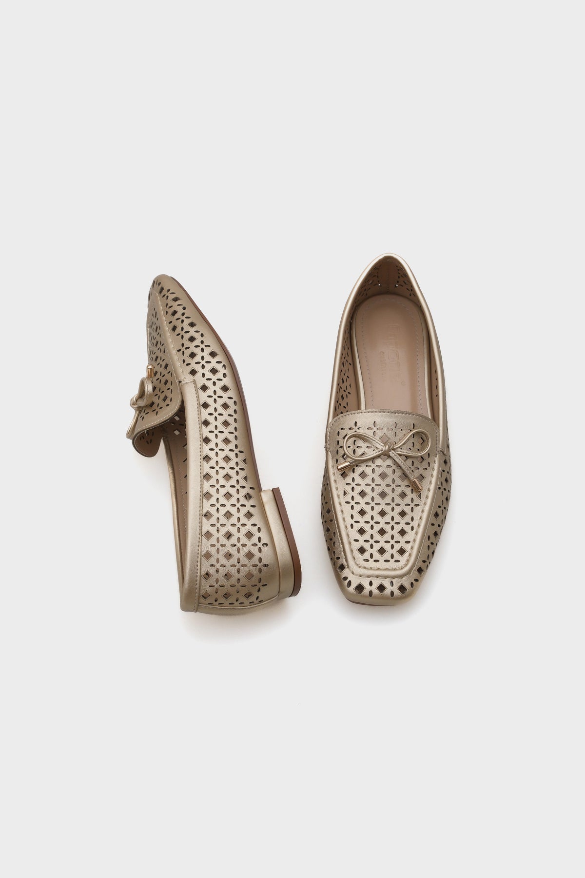 Cara Zımbalı Metalik Kadın Loafer