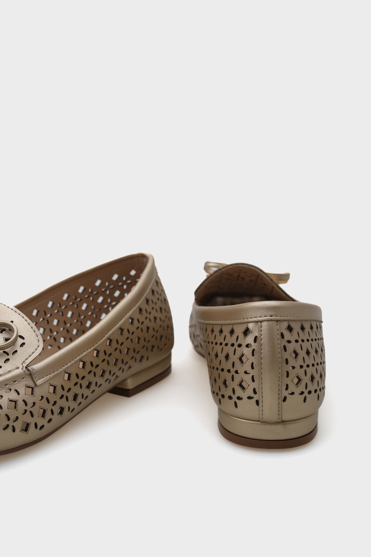 Cara Zımbalı Metalik Kadın Loafer