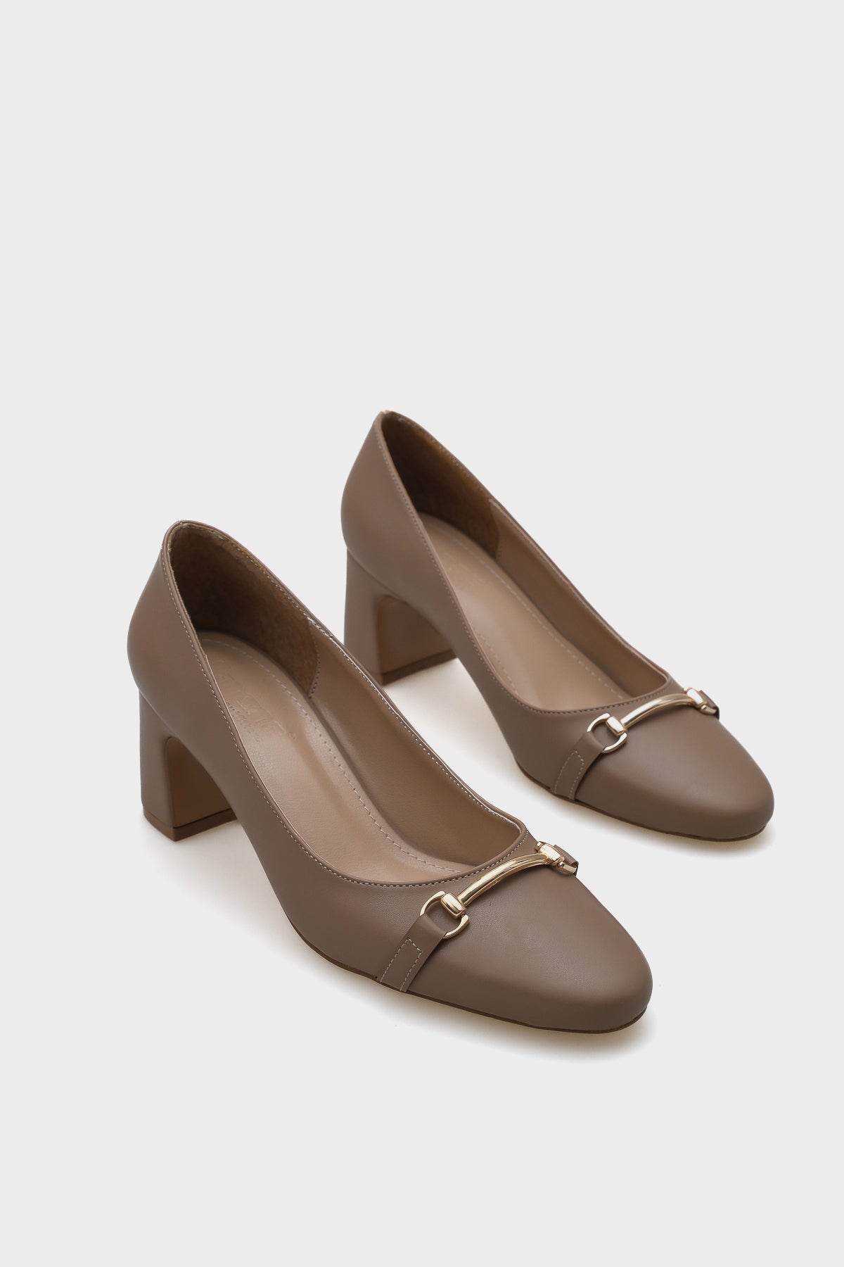 Rayna Yuvarlak Burunlu Orta Topuklu Metal Aksesuarlı Kadın Ayakkabı