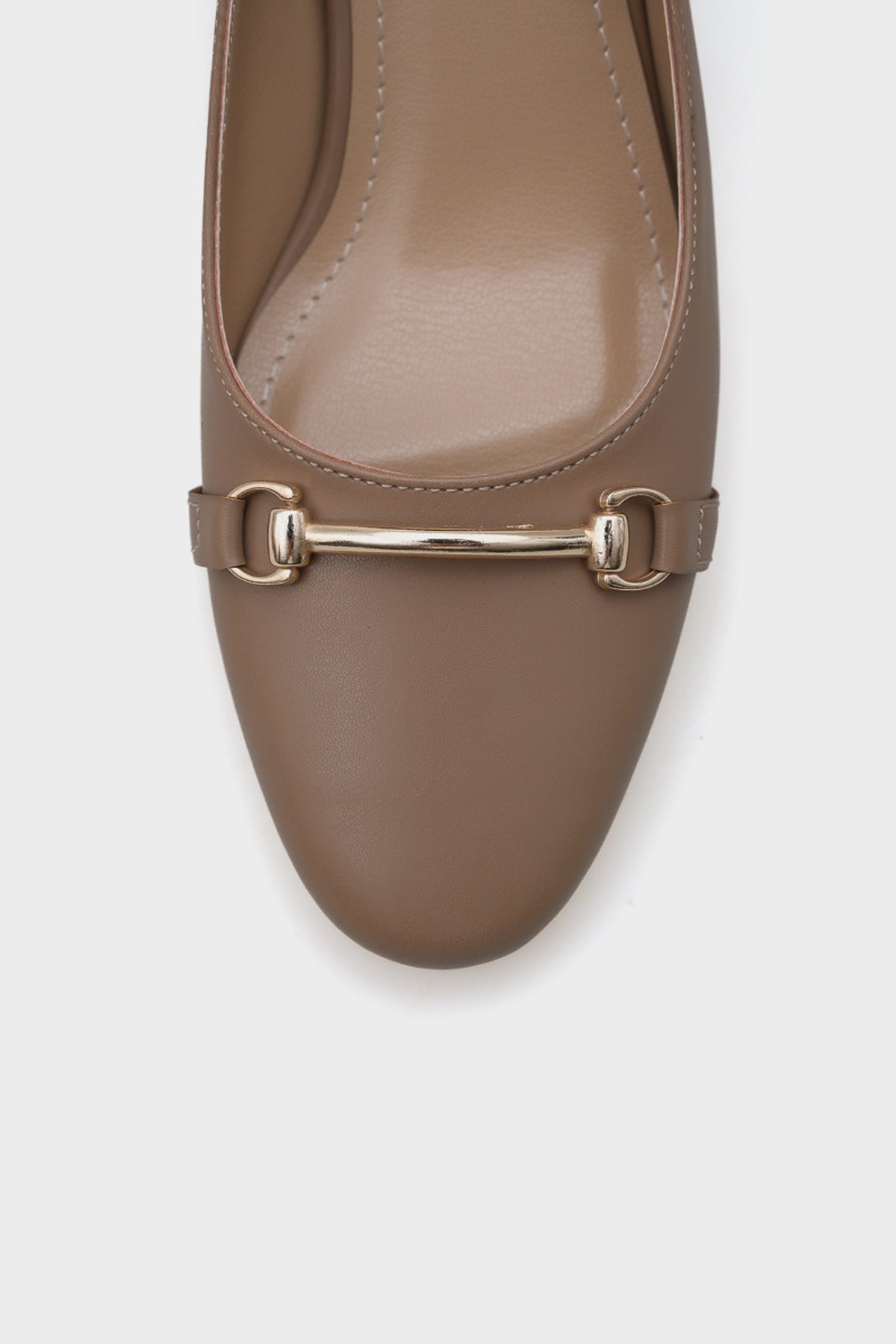 Rayna Yuvarlak Burunlu Orta Topuklu Metal Aksesuarlı Kadın Ayakkabı