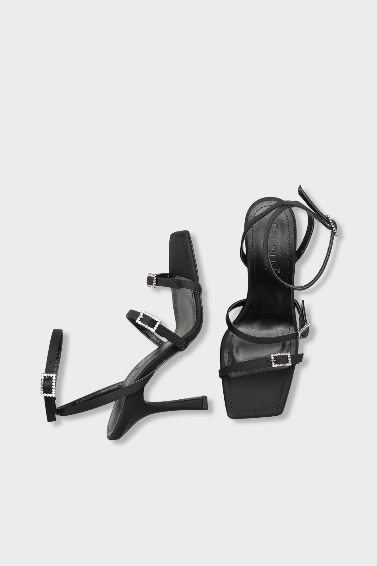 Connie Küt Burunlu Bilekten Bantlı Taşlı Tokalı Orta Topuklu Kadın Ayakkabı