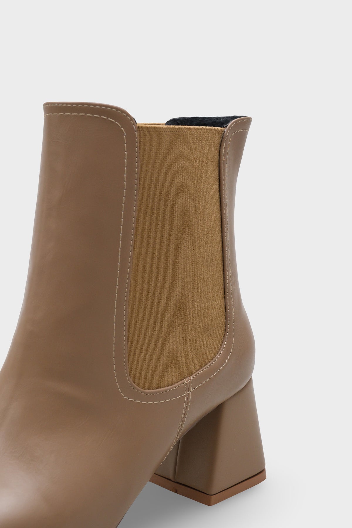 Ronny Sivri Burunlu Yandan Lastikli Kadın Bot