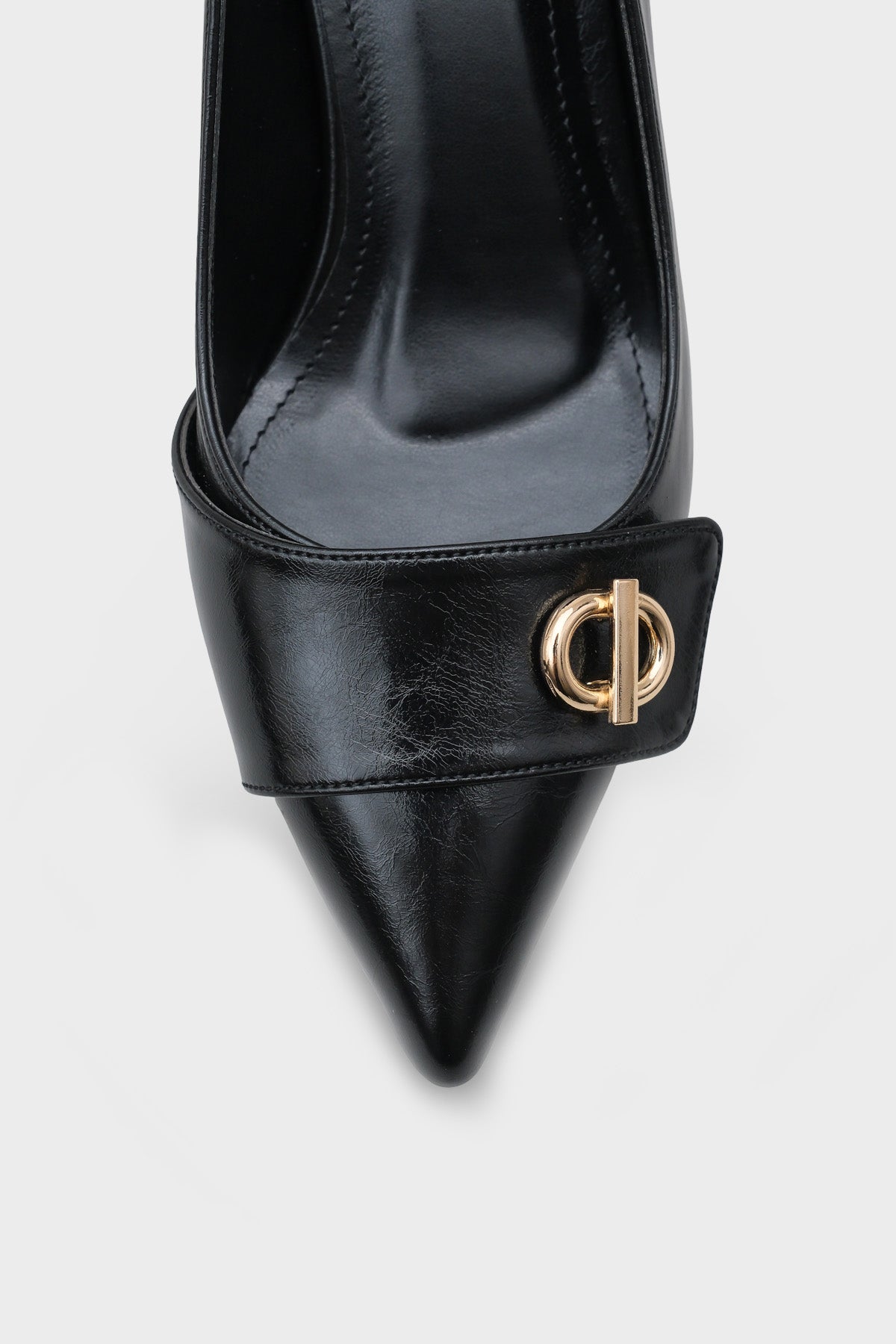 April Ahşap Orta Boy Topuklu Metal Tokalı Sivri Burunlu Kadın Ayakkabı