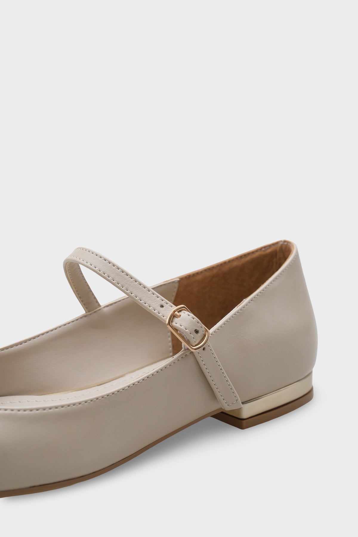 Kelsy Küt Burunlu Püsküllü Kısa Topuklu Kadın Babet