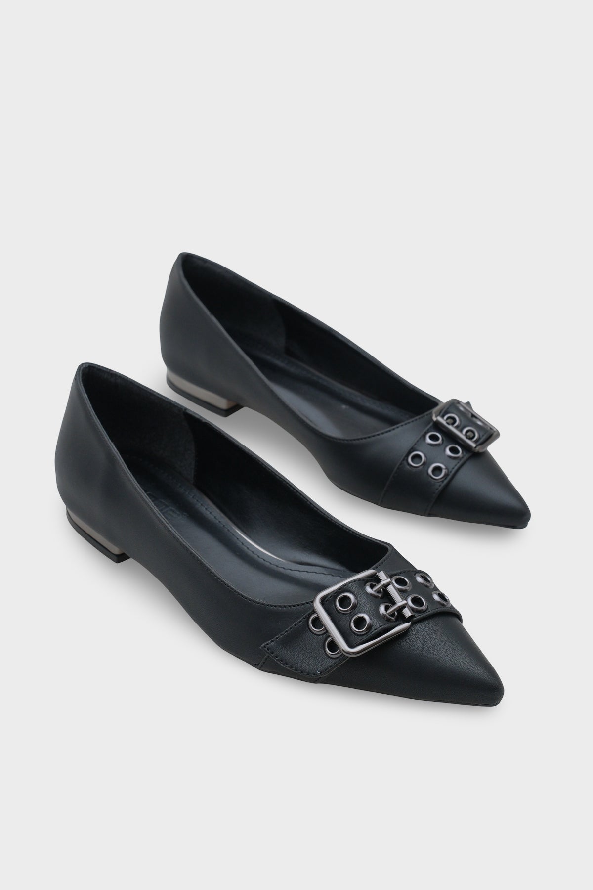 Krissie Sivri Burunlu Kısa Topuklu Metal Aksesuarlı Kadın Babet