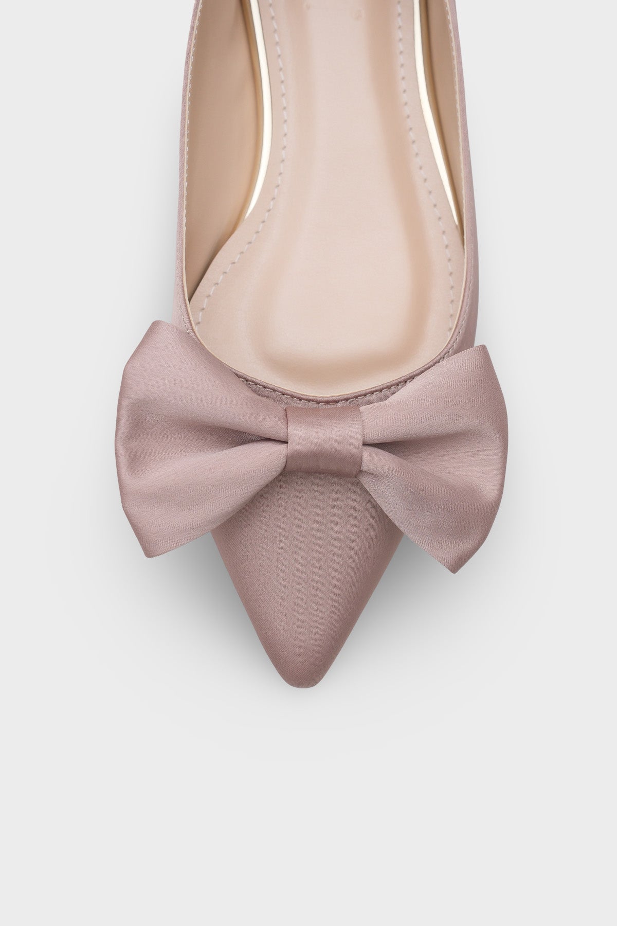 Zelma  Sivri Burunlu Kısa Topuklu Fiyonklu Saten Kadın Babet