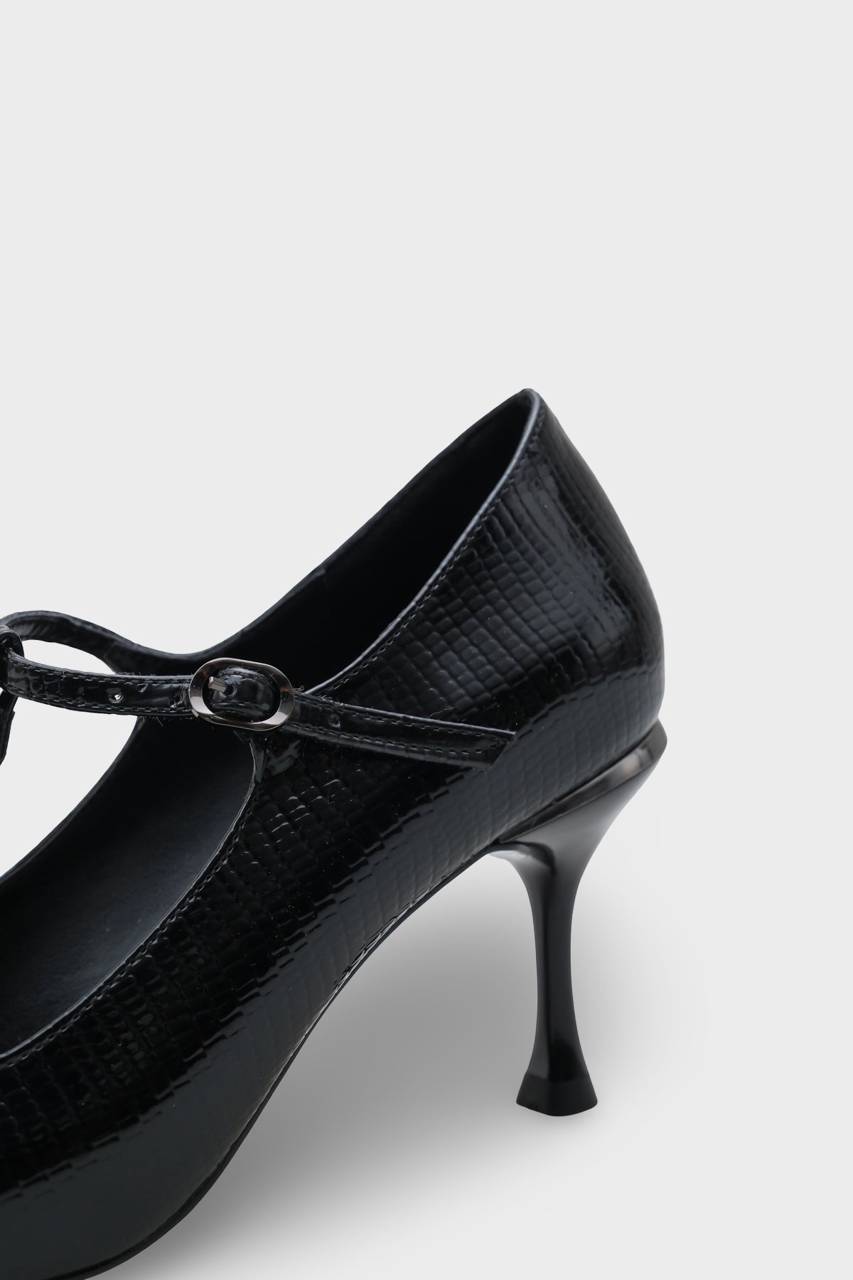 Laurel  Orta Topuklu Bantlı Yılan Baskılı Kadın Ayakkabı