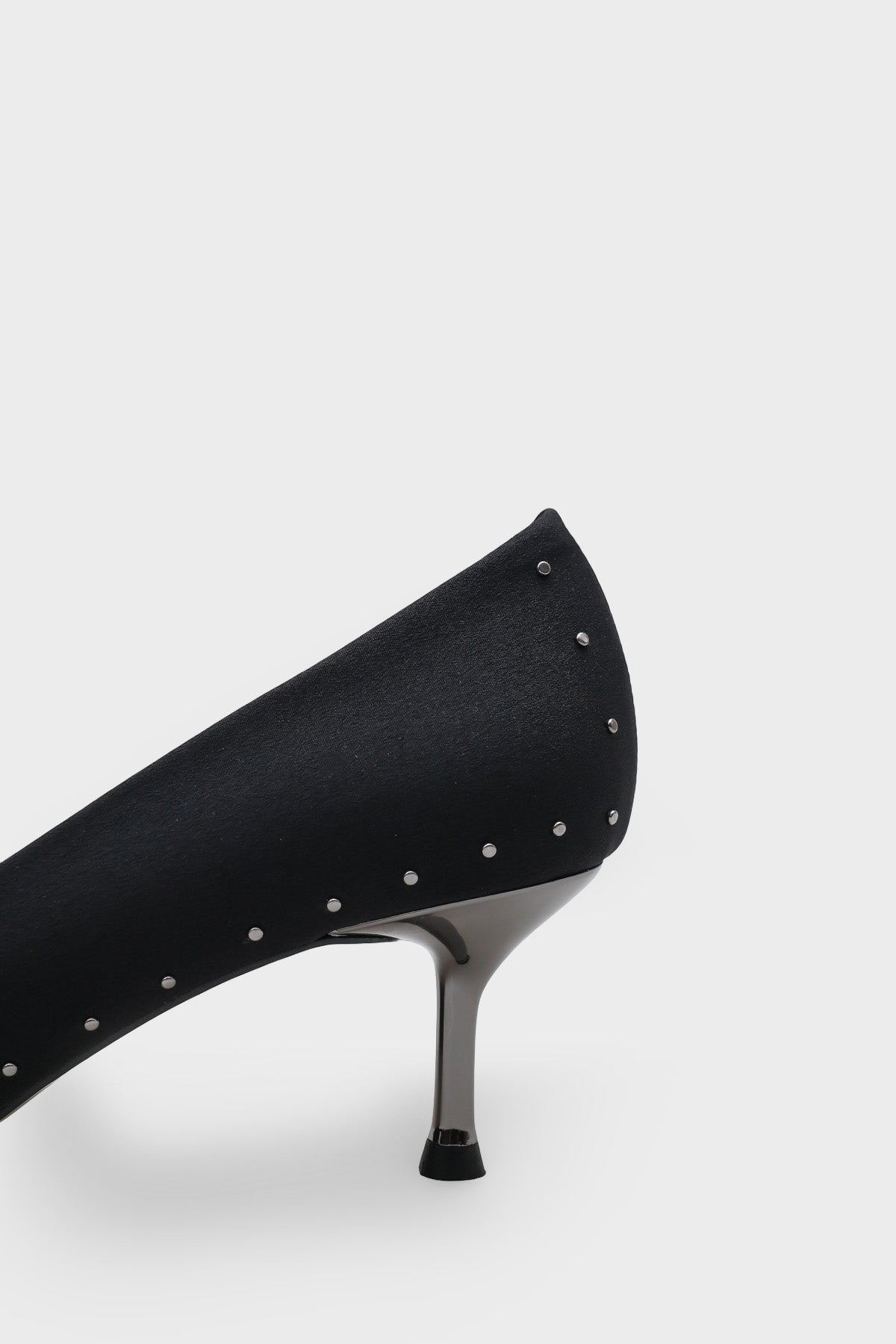 Anny  Sivri Burunlu Metal Aksesuarlı Metal Topuklu Stiletto