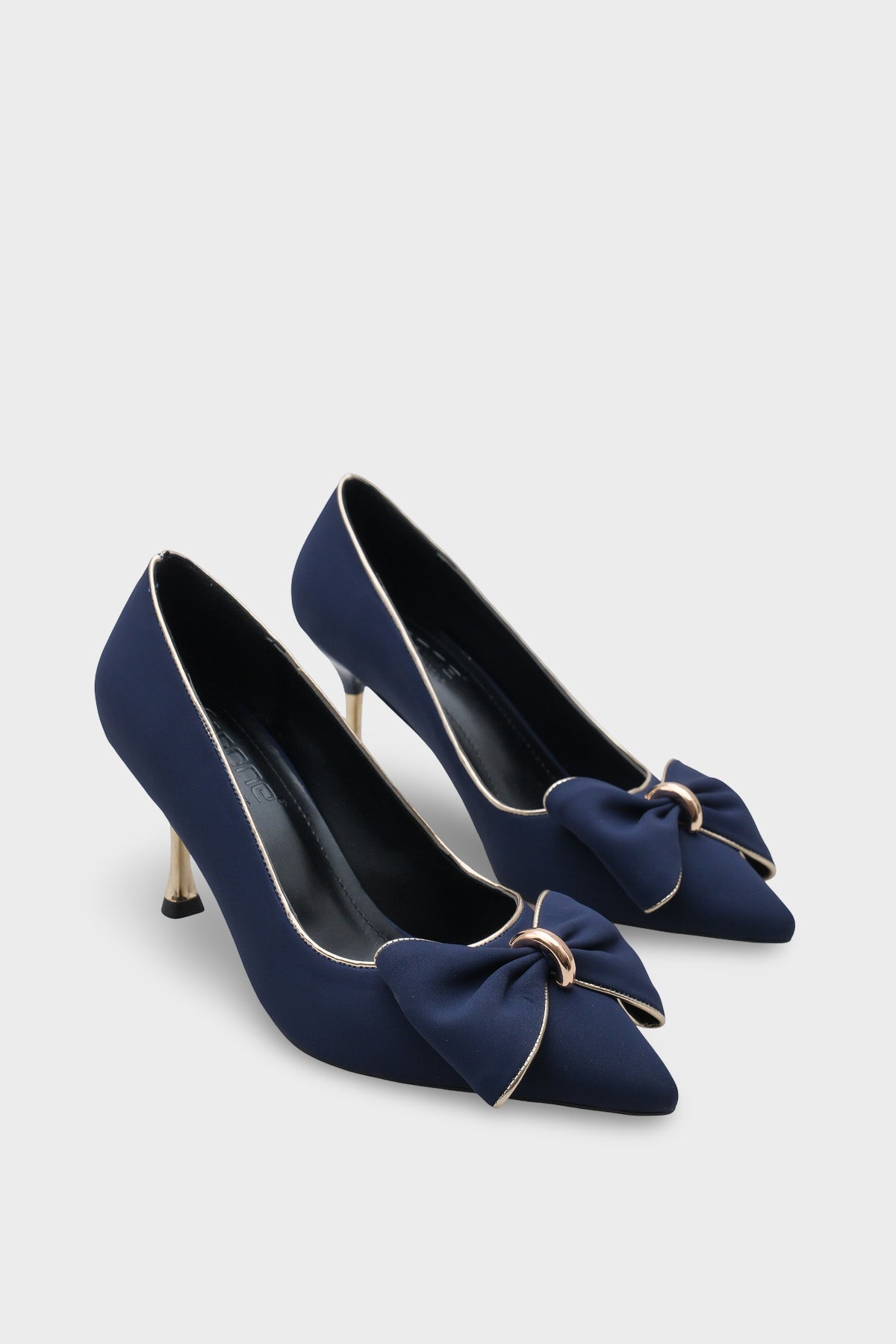 Marigold Metal Orta Boy Topuklu Fiyonklu Saten Kadın Şık Ayakkabı