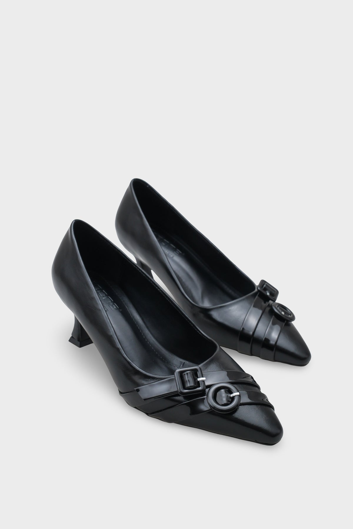 Mirabel Sivri Burunlu Tokalı Orta Topuklu Kadın Ayakkabı