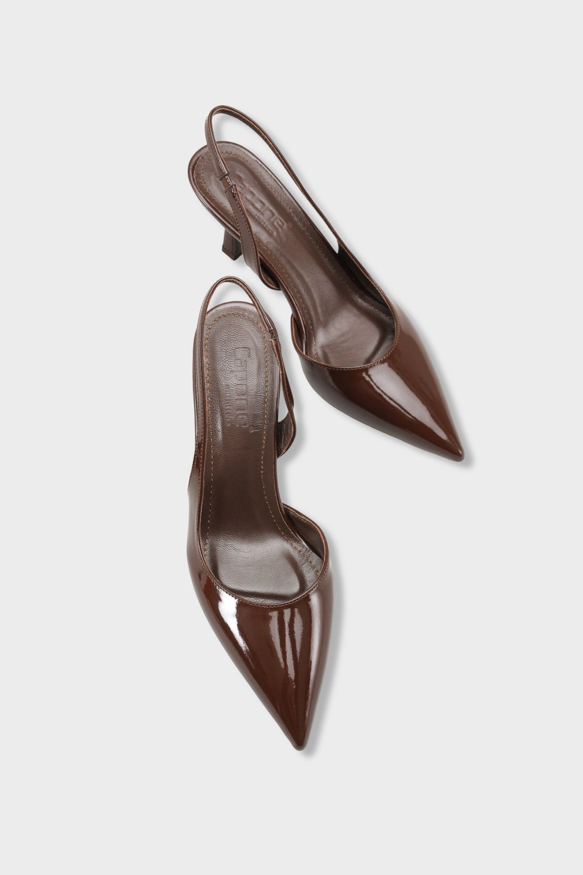 Ramonda Hakiki Deri Astarlı Sivri Burunlu Orta Topuklu Rugan Görünümlü Arkası Açık Kadın Ayakkabı