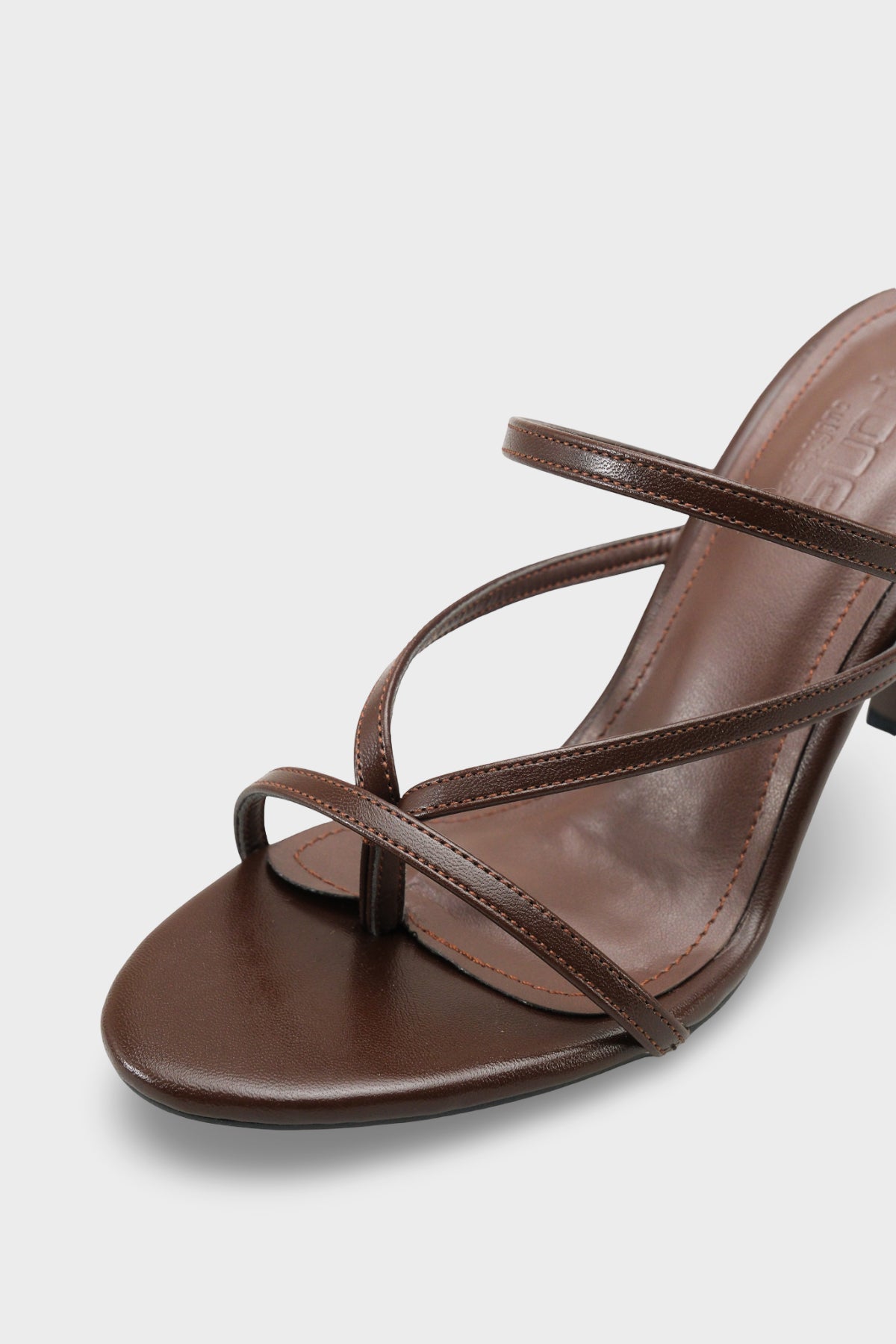 Vinnie Yuvarlak Burunlu Orta Topuklu Parmak Arası Şık Kadın Terlik