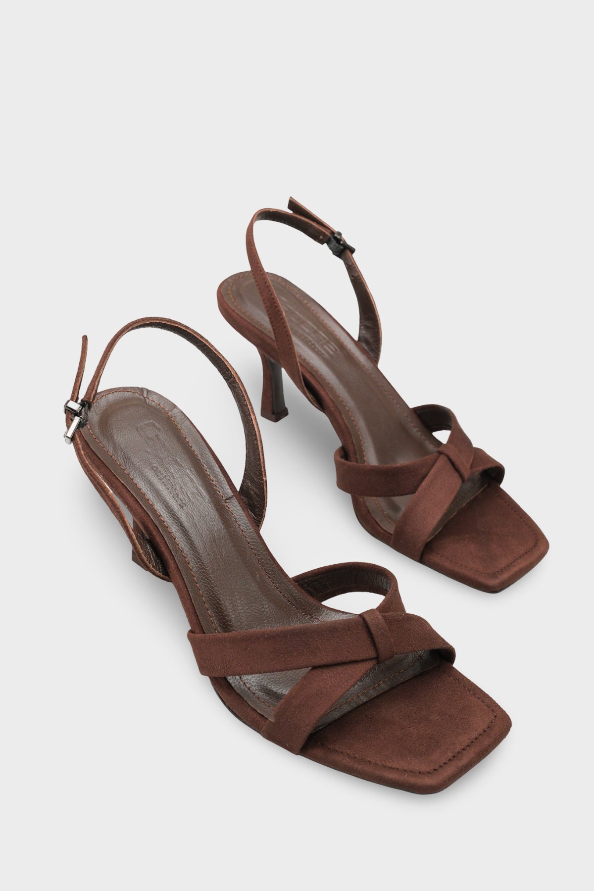 Roxana Hakiki Deri Astarlı Küt Burunlu Çapraz Bantlı Orta Topuklu Süet Görünümlü Şık Kadın Ayakkabı