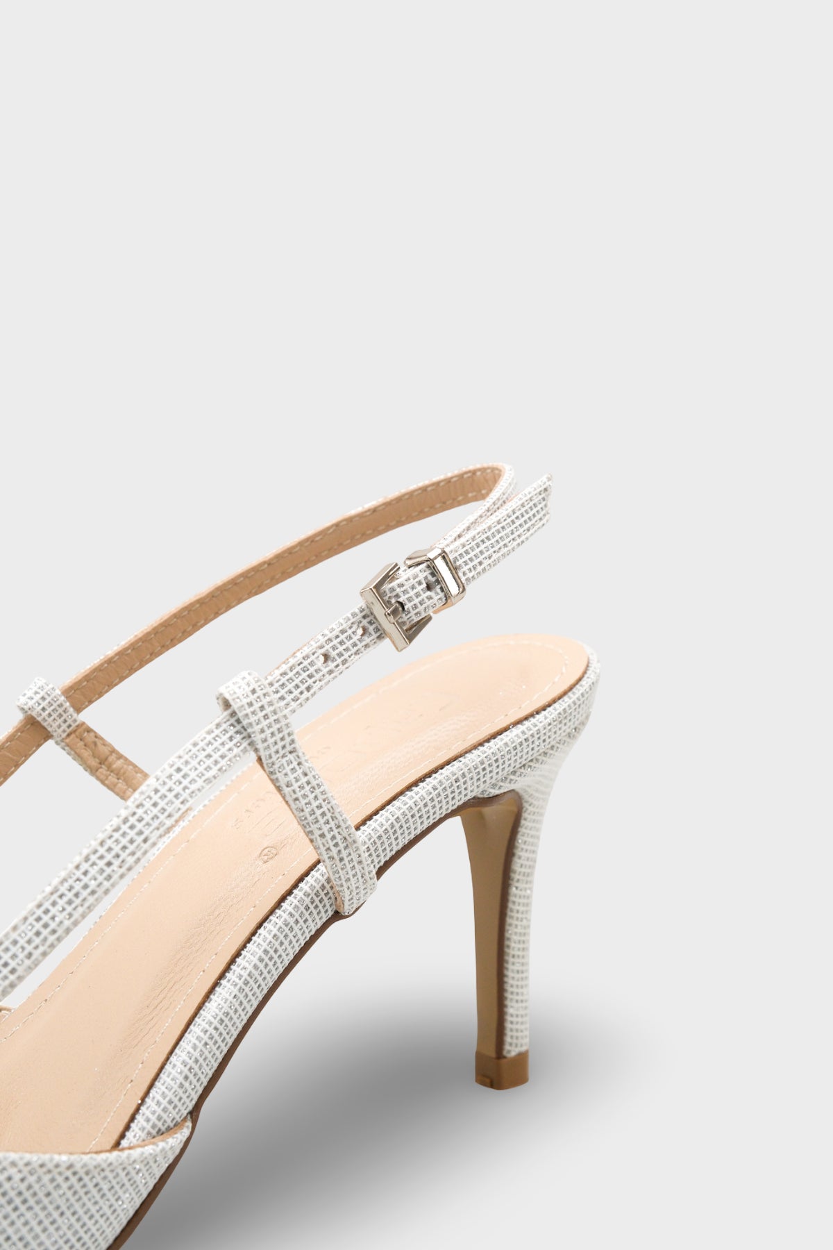 Susie Hakiki Deri Astarlı Sivri Burunlu Orta Topuklu Simli Arkası Açık Kadın Ayakkabı