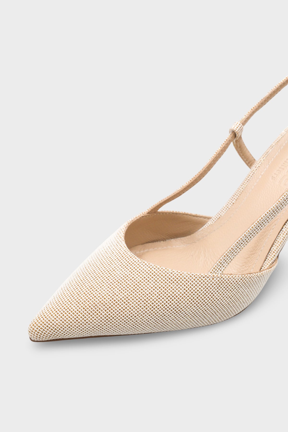 Susie Hakiki Deri Astarlı Sivri Burunlu Orta Topuklu Simli Arkası Açık Kadın Ayakkabı