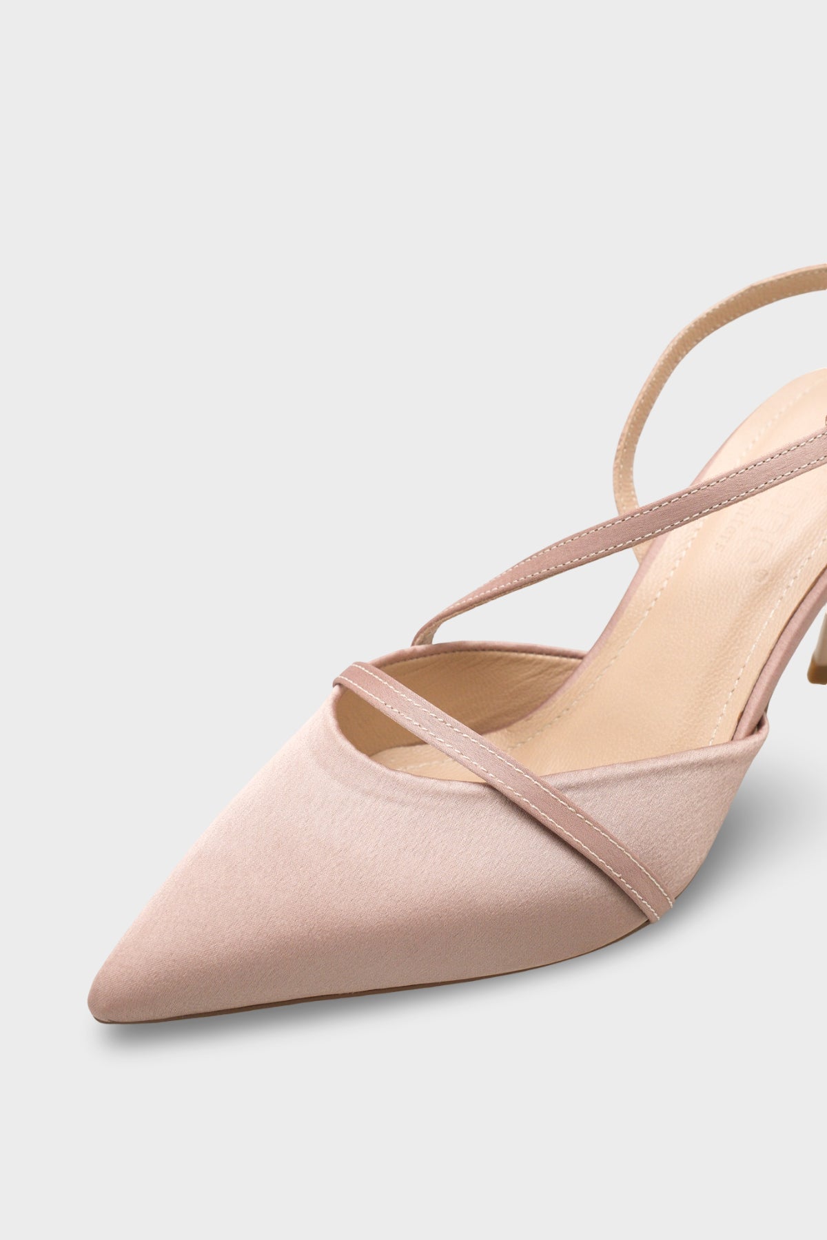 Jodee Hakiki Deri Astarlı Sivri Burunlu Orta Topuklu Saten Arkası Açık Kadın Ayakkabı