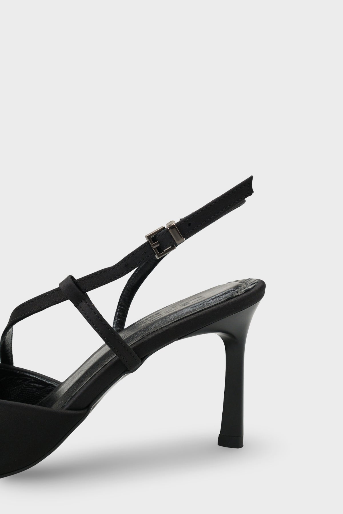 Jodee Hakiki Deri Astarlı Sivri Burunlu Orta Topuklu Saten Arkası Açık Kadın Ayakkabı