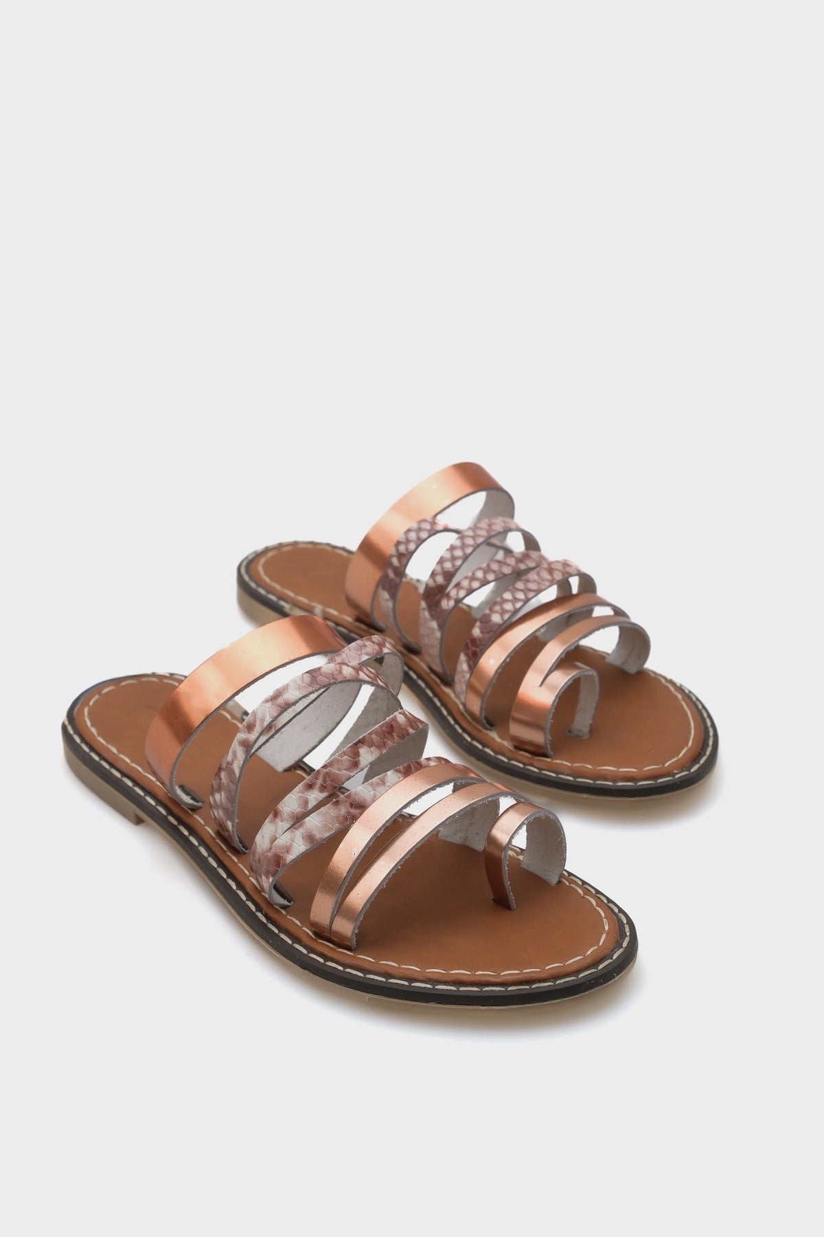 Lyssa Baş Parmak Detaylı Bantlı Kadın Terlik