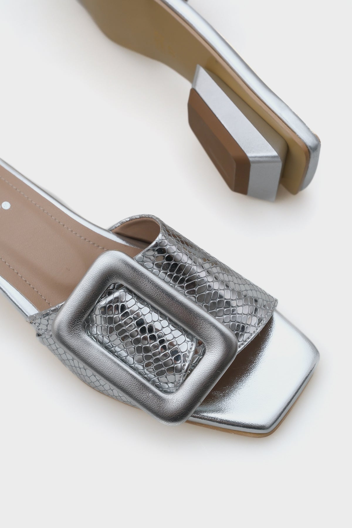 Malia Kısa Topuklu Tokalı Rugan Kroko Kadın Terlik