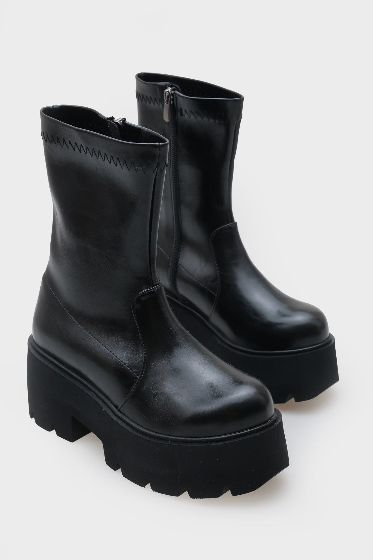 Stacy Dolgu Tabanlı Kadın Bot