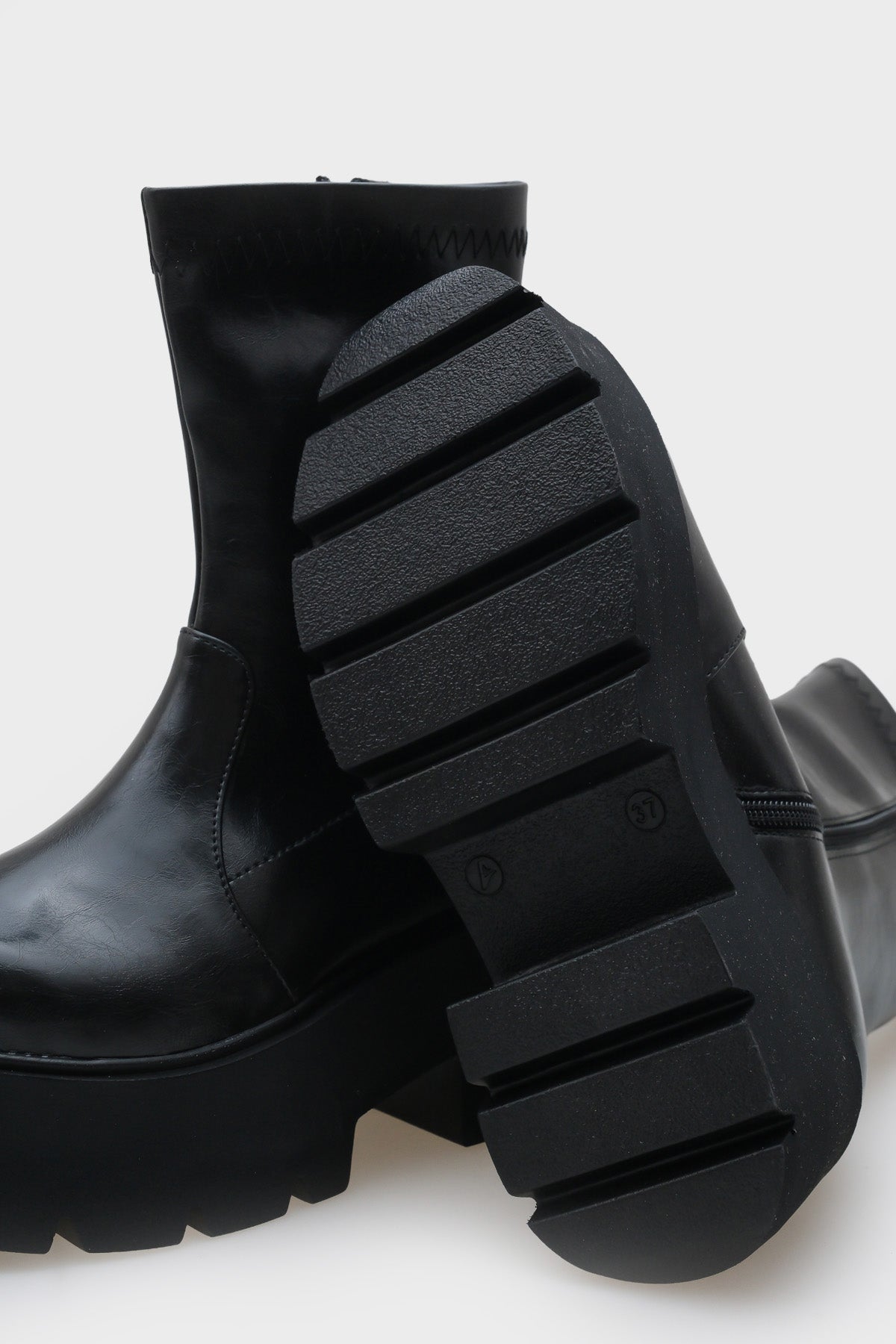 Stacy Dolgu Tabanlı Kadın Bot