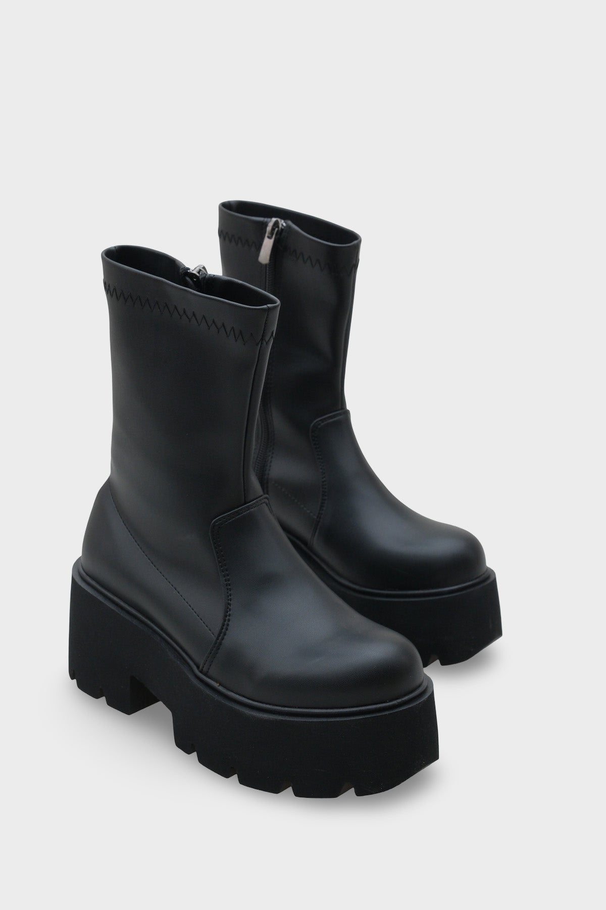 Stacy Dolgu Tabanlı Kadın Bot