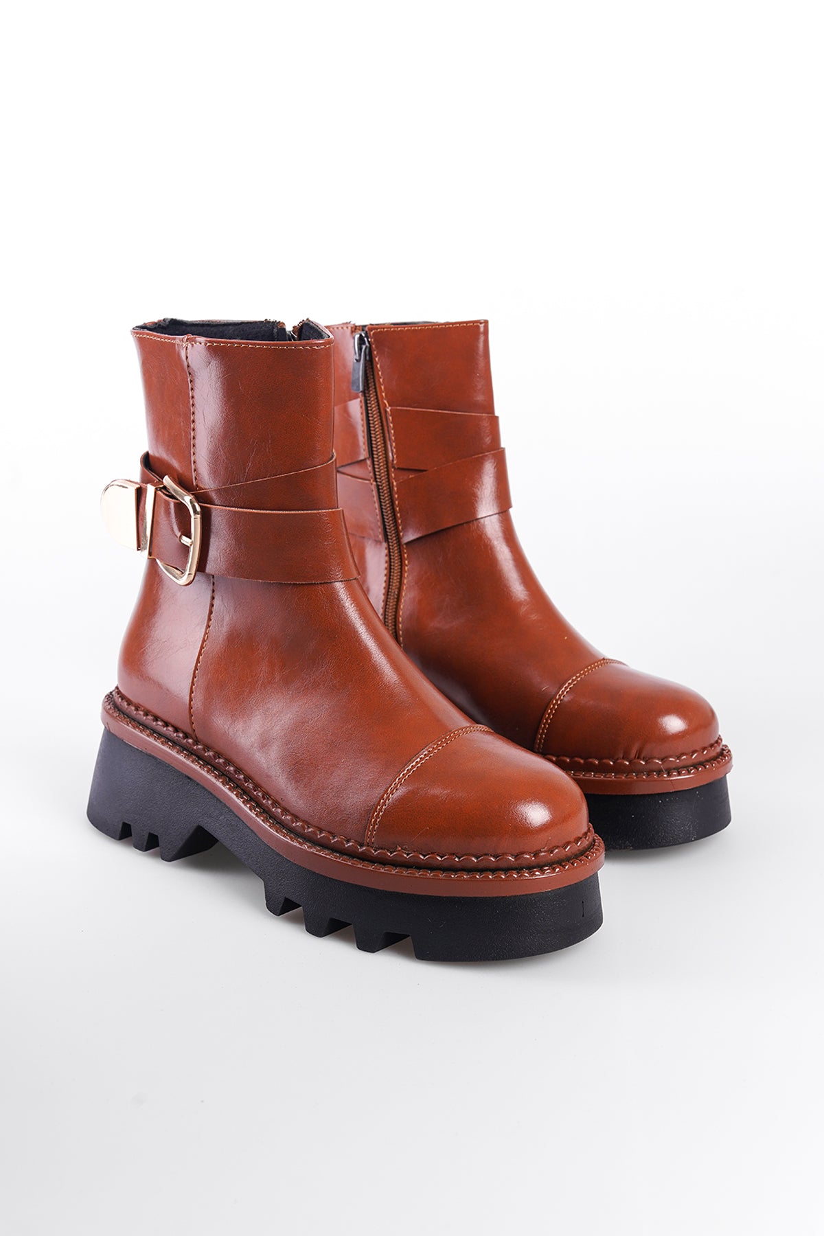 Giselle Trak Tabanlı Metal Tokalı Yandan Fermuarlı Kadın Uzun Bot