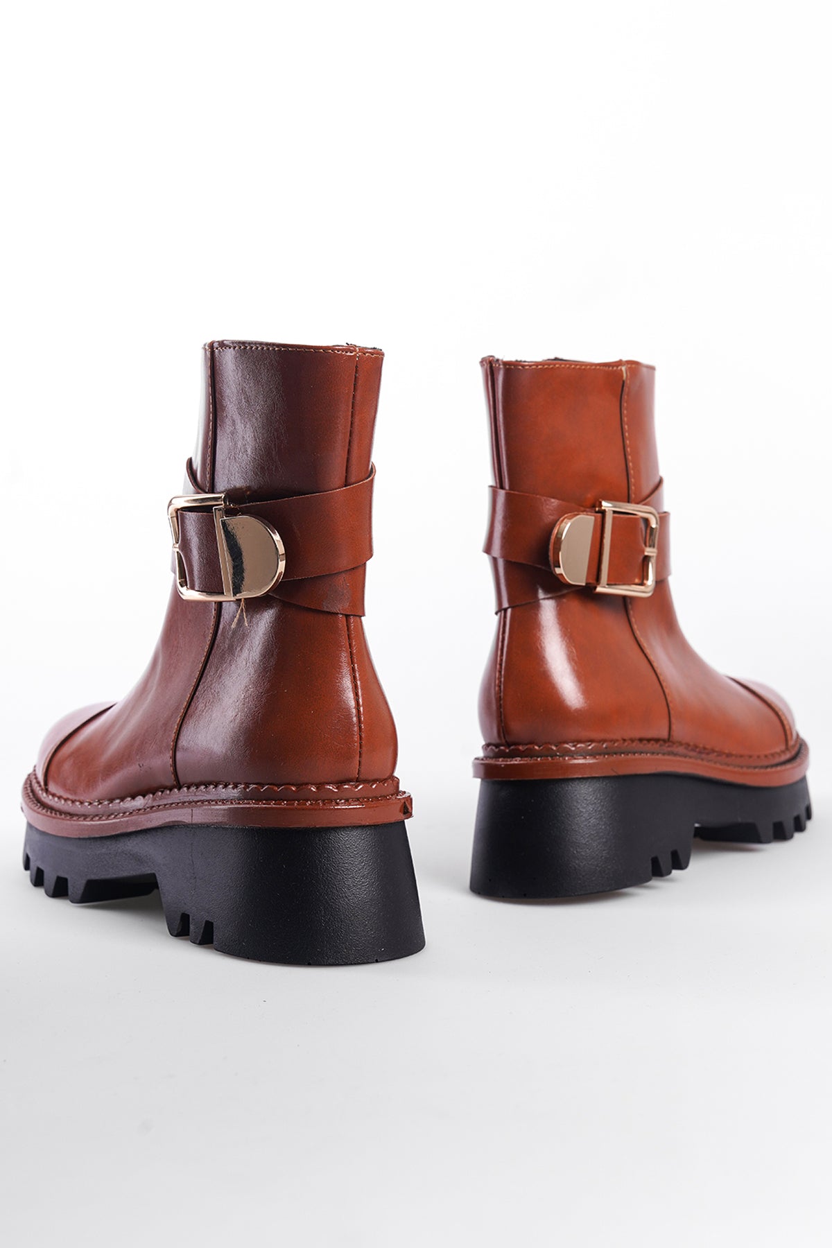 Giselle Trak Tabanlı Metal Tokalı Yandan Fermuarlı Kadın Uzun Bot