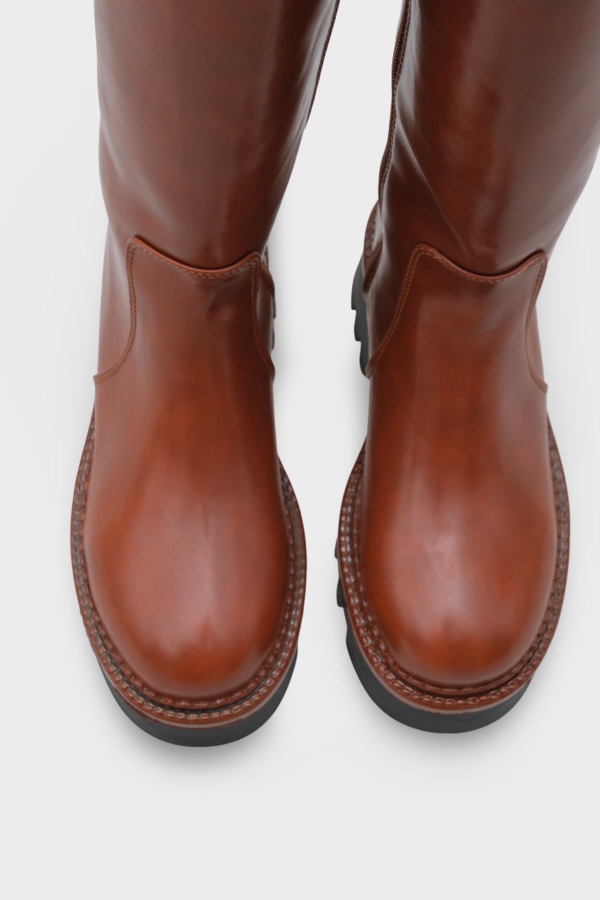 Norry Trak Tabanlı Metal Tokalı Yandan Fermuarlı Kadın Çizme