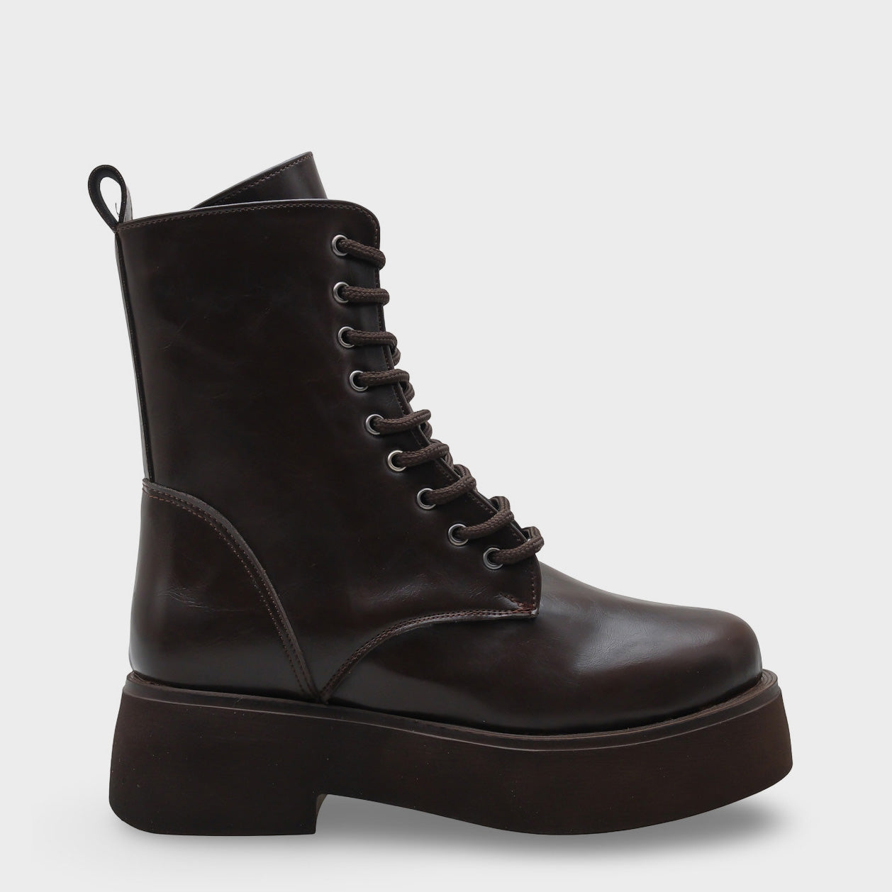 Melessa Yuvarlak Burunlu Yandan Fermuarlı Trak Tabanlı Kadın Bot