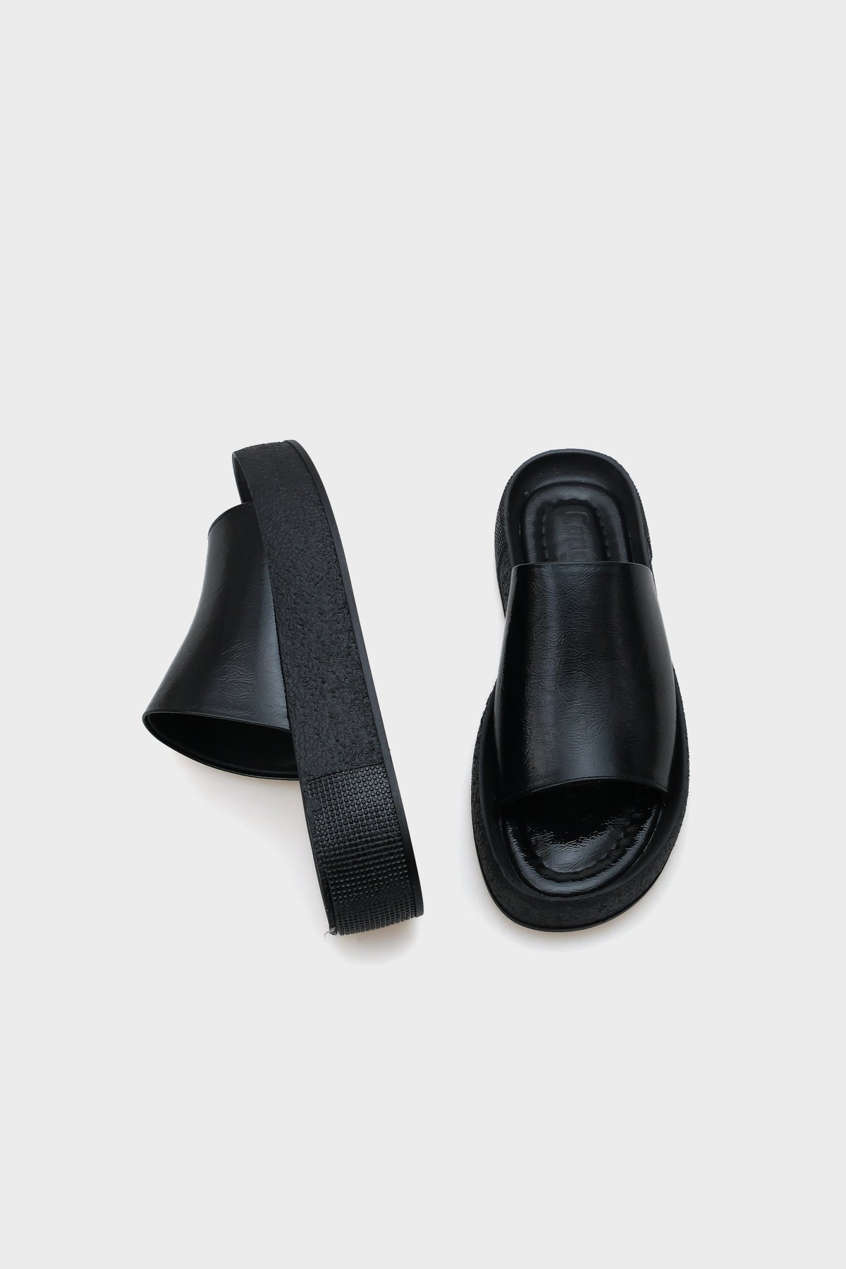 Marci Tek Geniş Bantlı Taşlı Detaylı Dolgu Topuk Metalik Kadın Terlik