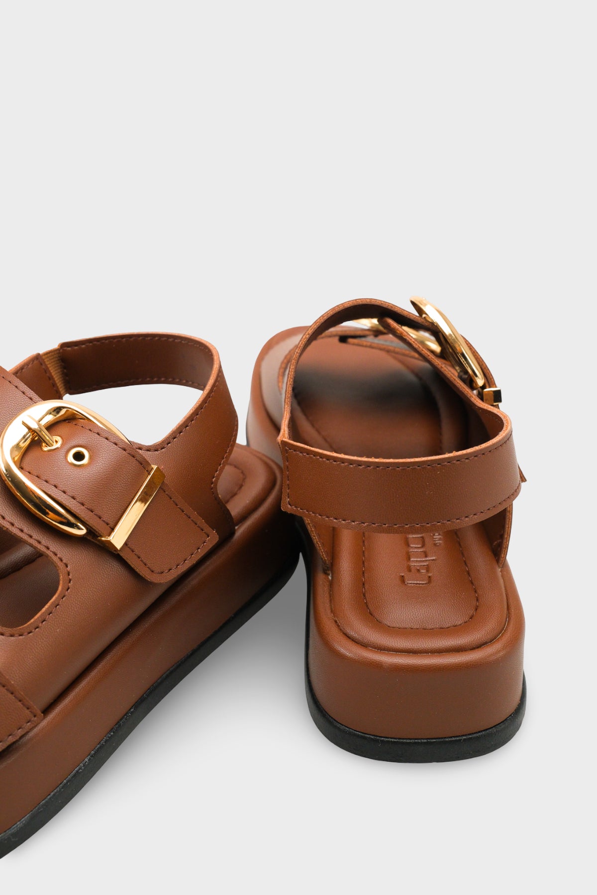 Cortney Dolgu Topuklu Çift Bantlı Tokalı Kadın Sandalet