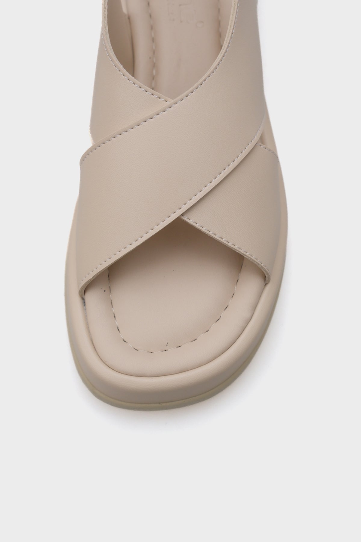 Dena Dolgu Topuklu Çapraz Bantlı Kadın Sandalet