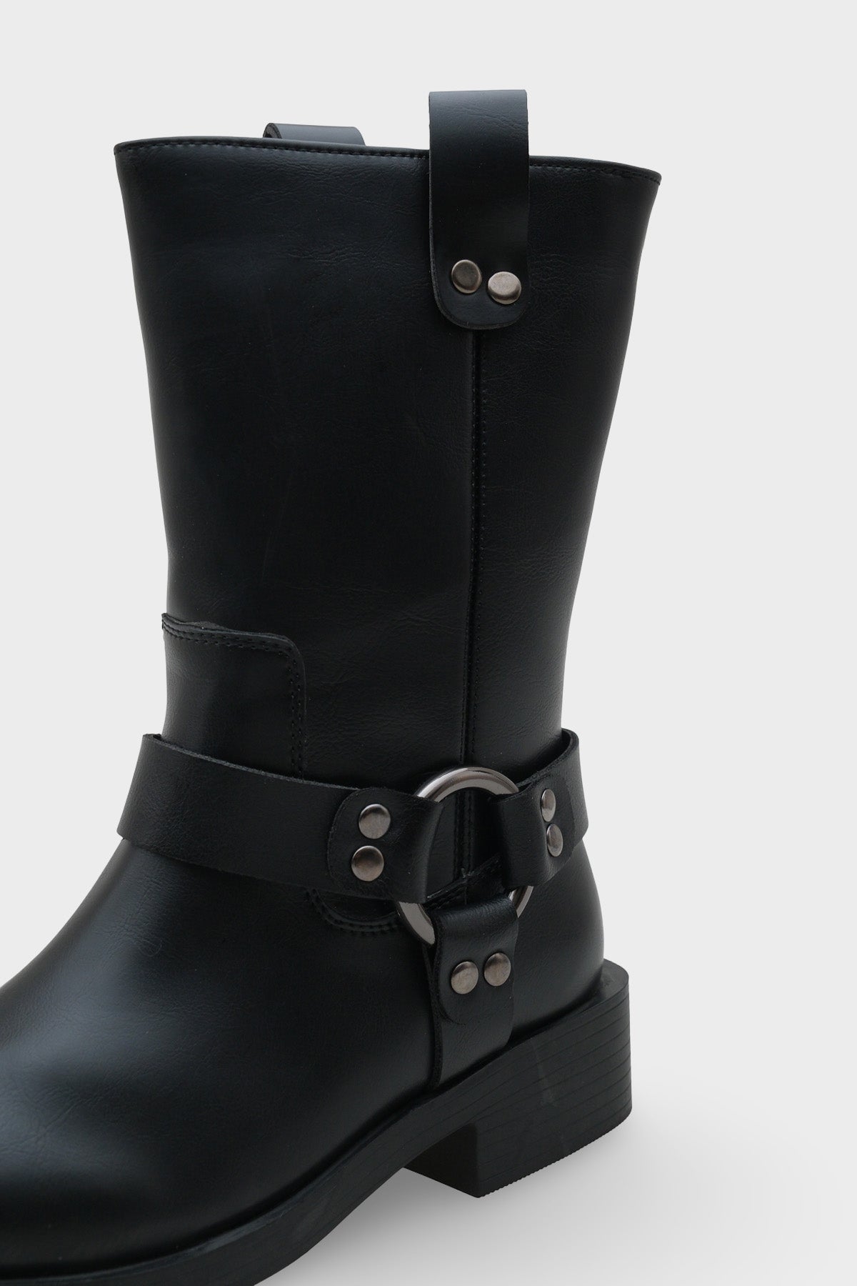 Leslie Metal Aksesuarlı Motorcu Bot