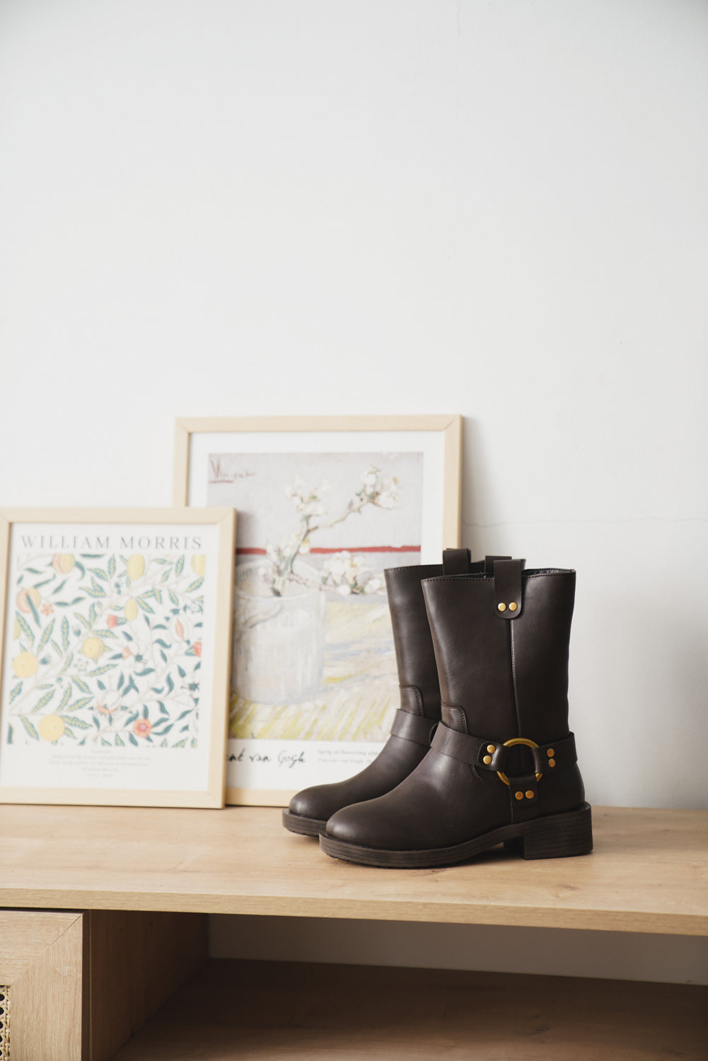 Leslie Metal Aksesuarlı Motorcu Bot