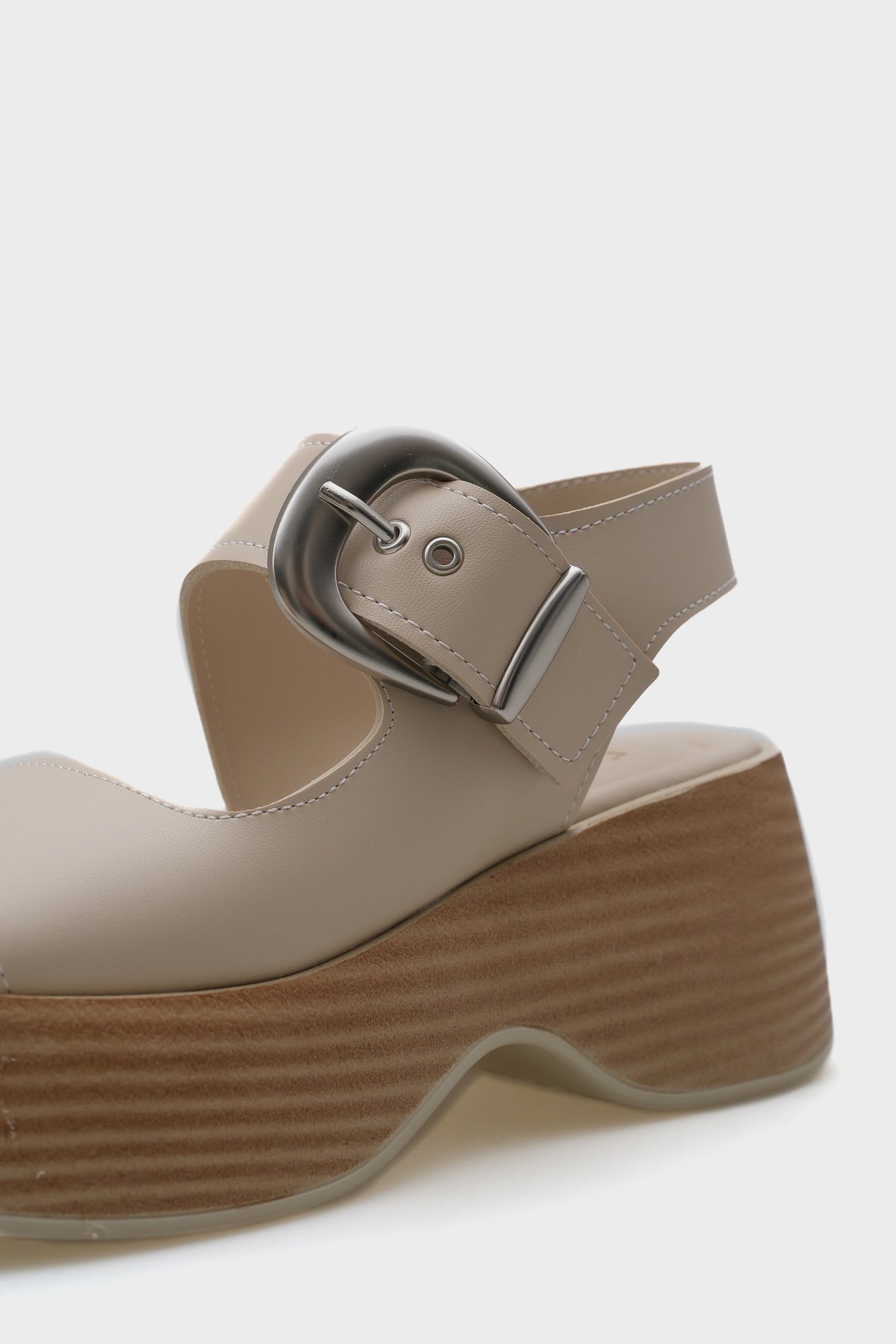 Dina Dolgu Topuklu Tek Tokalı Kadın Sandalet