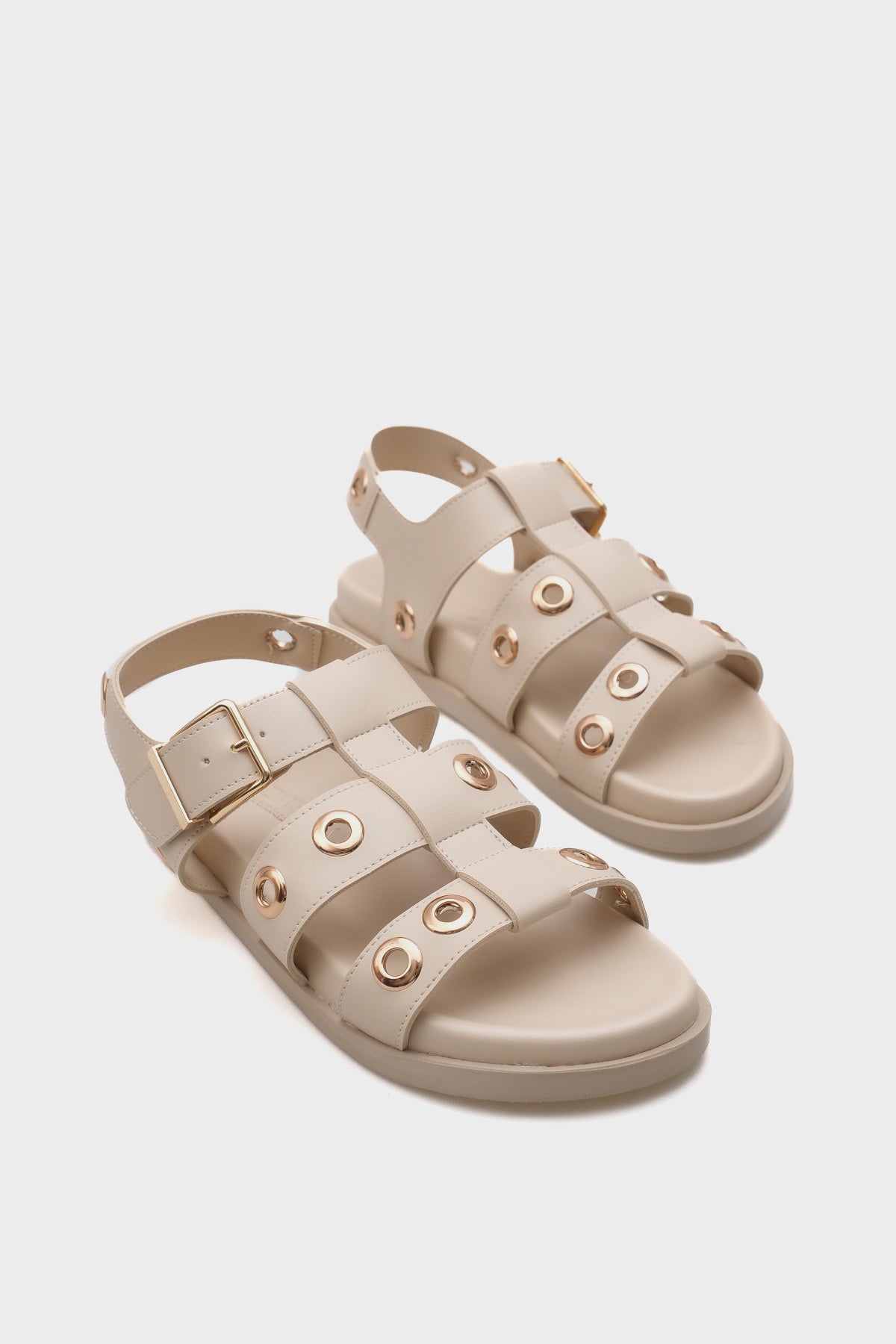 Valene Düz Topuk Metal Aksesuarlı Gladyatör Kadın Sandalet