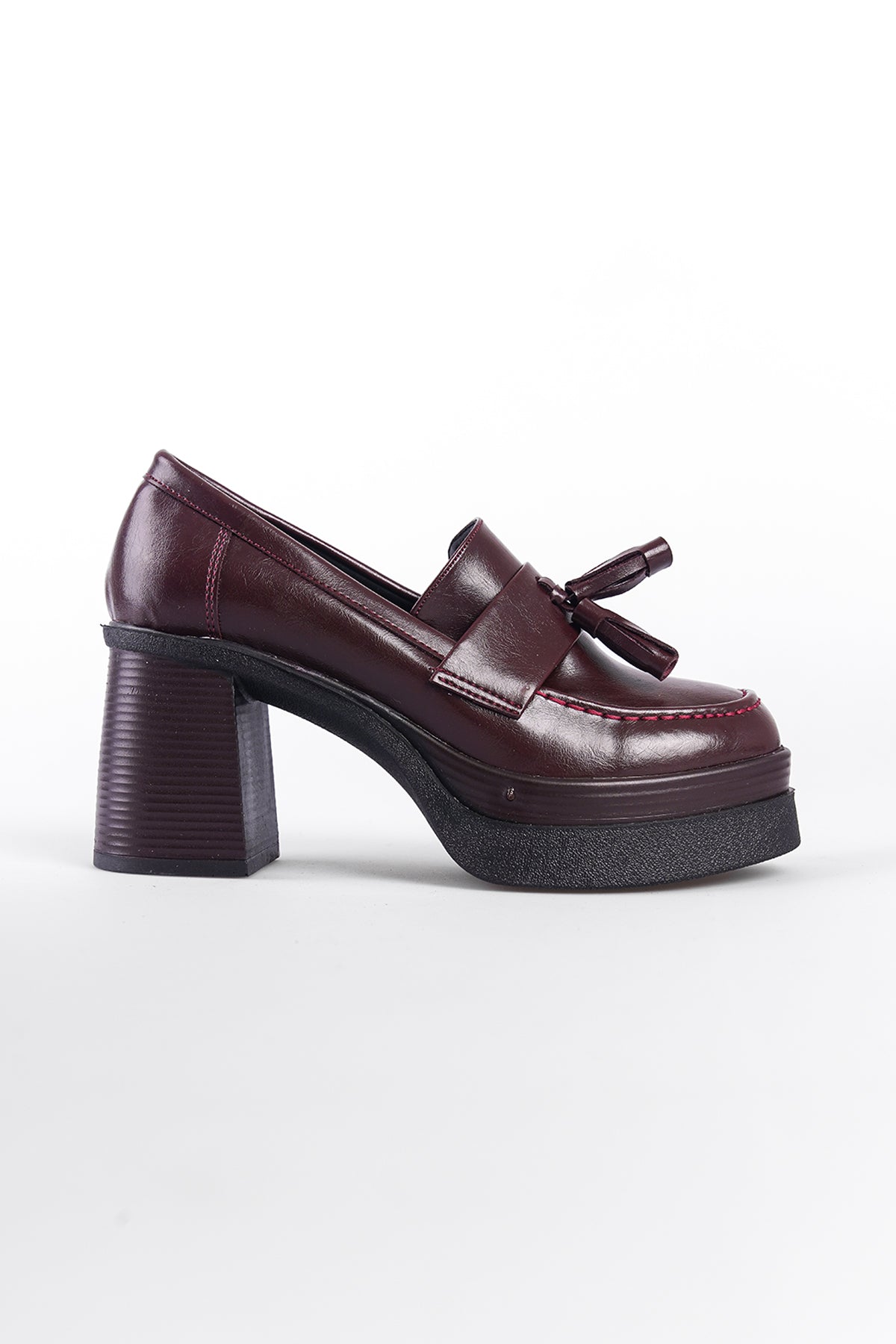 Yuvarlak Burunlu Püsküllü Orta Topuklu Kadın Loafer