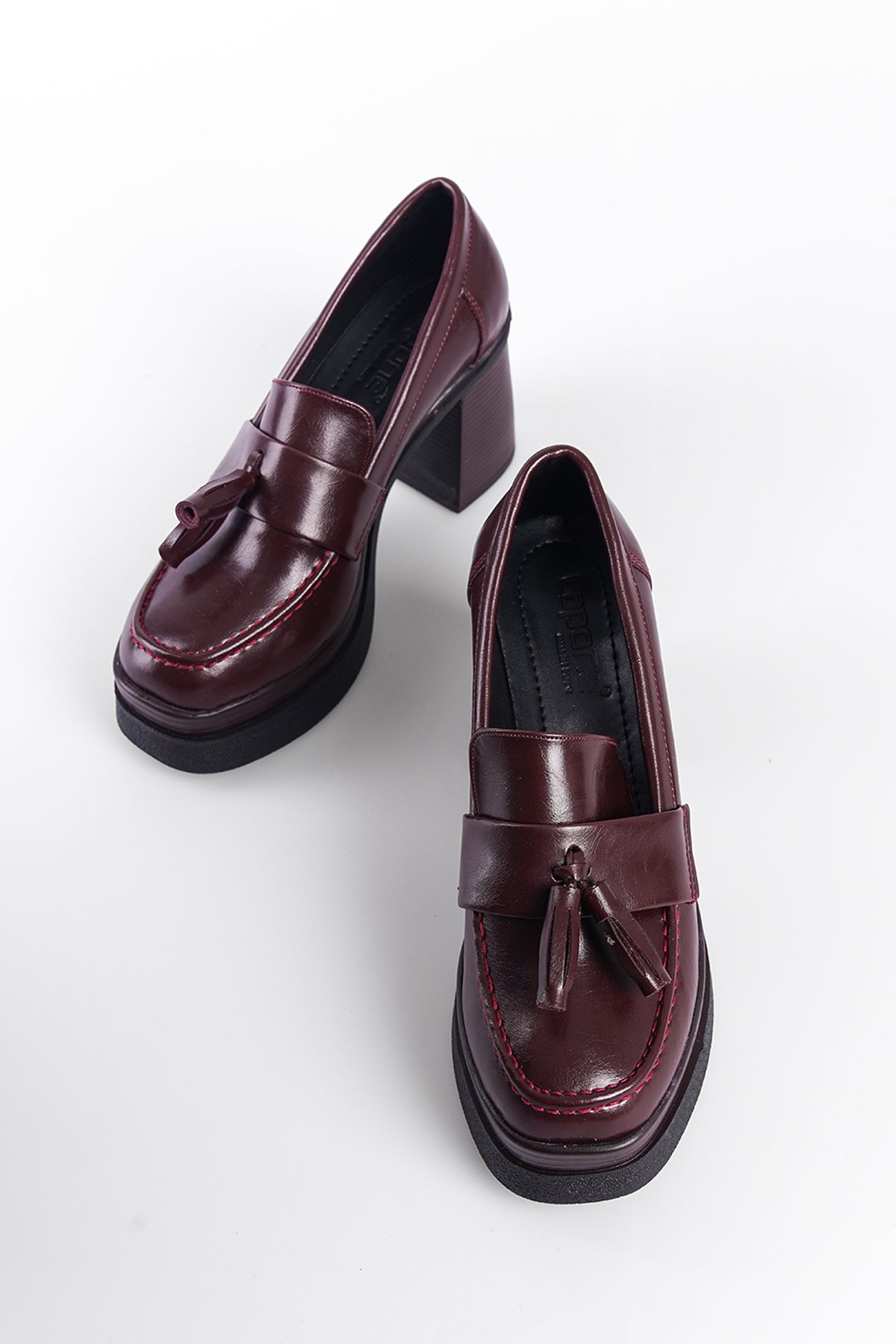 Yuvarlak Burunlu Püsküllü Orta Topuklu Kadın Loafer