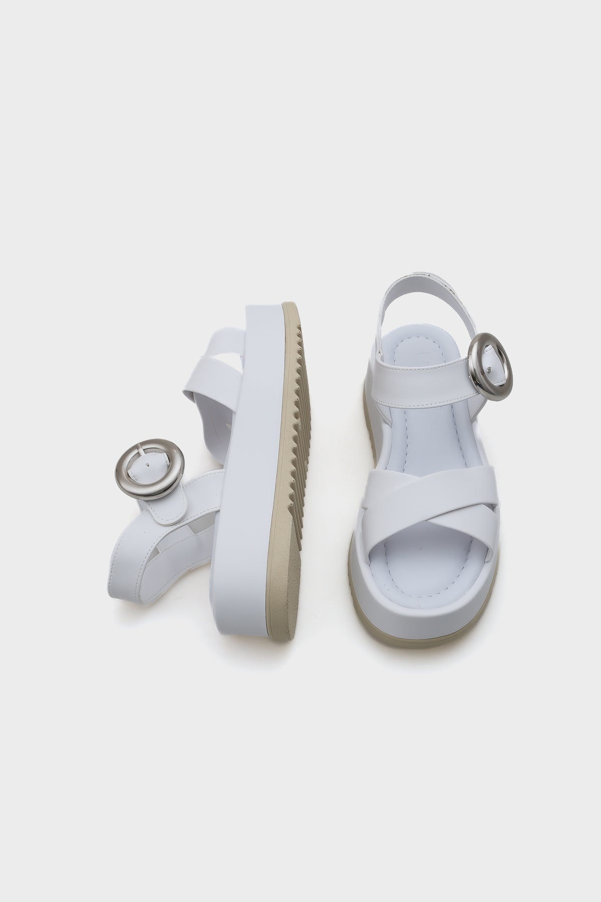 Dolly Çapraz Bantlı Konfor Tokalı Dolgu Topuklu Kadın Sandalet