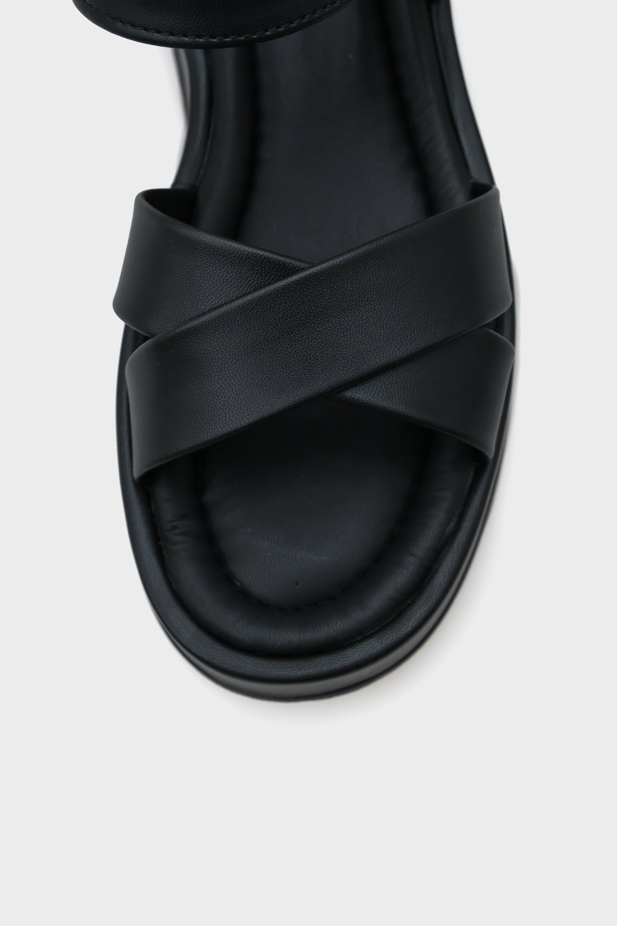 Dolly Çapraz Bantlı Konfor Tokalı Dolgu Topuklu Kadın Sandalet