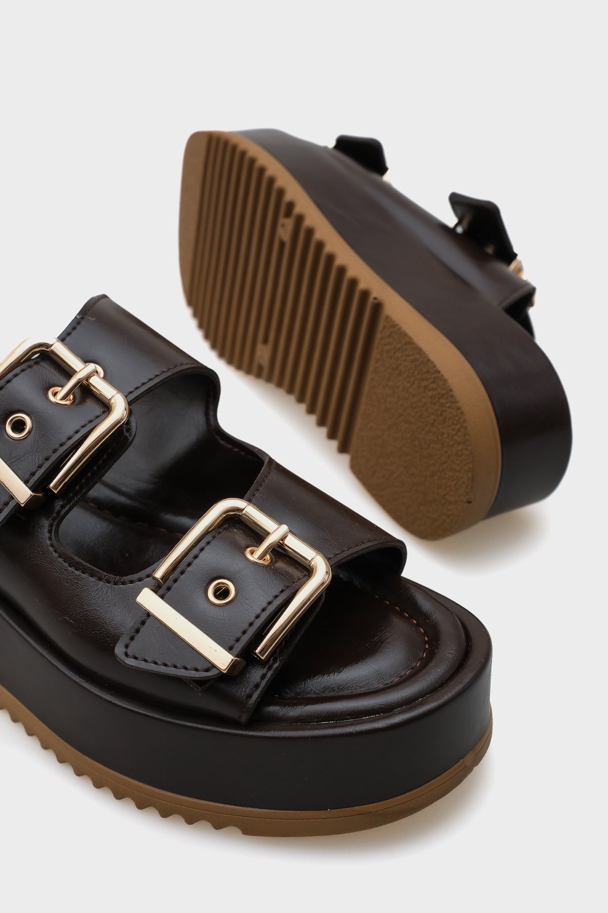 Marley Çift Tokalı Dolgu Topuklu Kadın Terlik