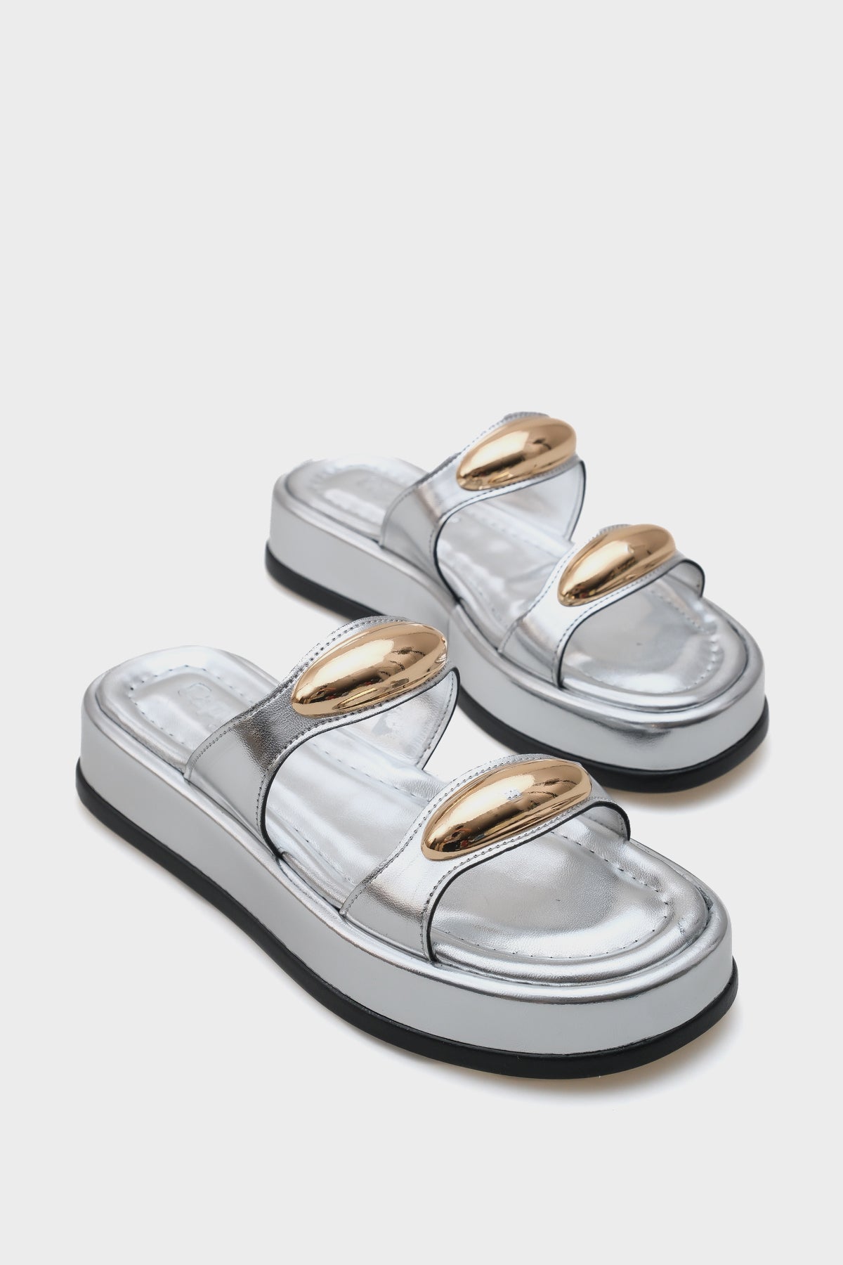 Marna Çift Metal Tokalı Dolgu Topuklu Kadın Terlik