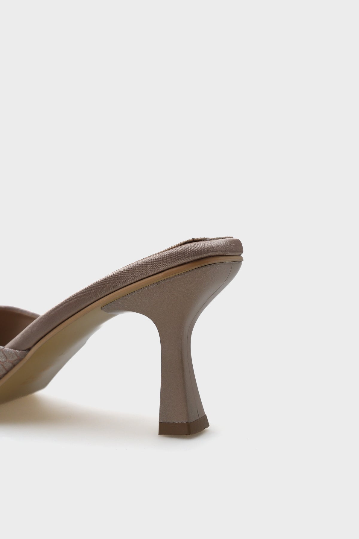 Maura Küt Burunlu Tek Bantlı Kum Saati Topuklu Kadın Terlik