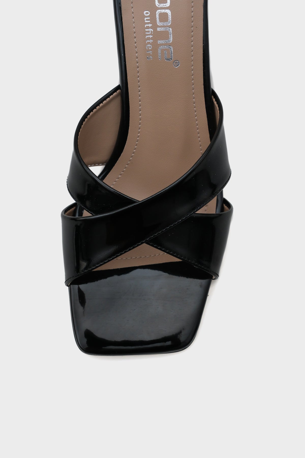 Mavis Küt Burunlu Rugan Çapraz Bantlı Orta Topuklu  Kadın Terlik