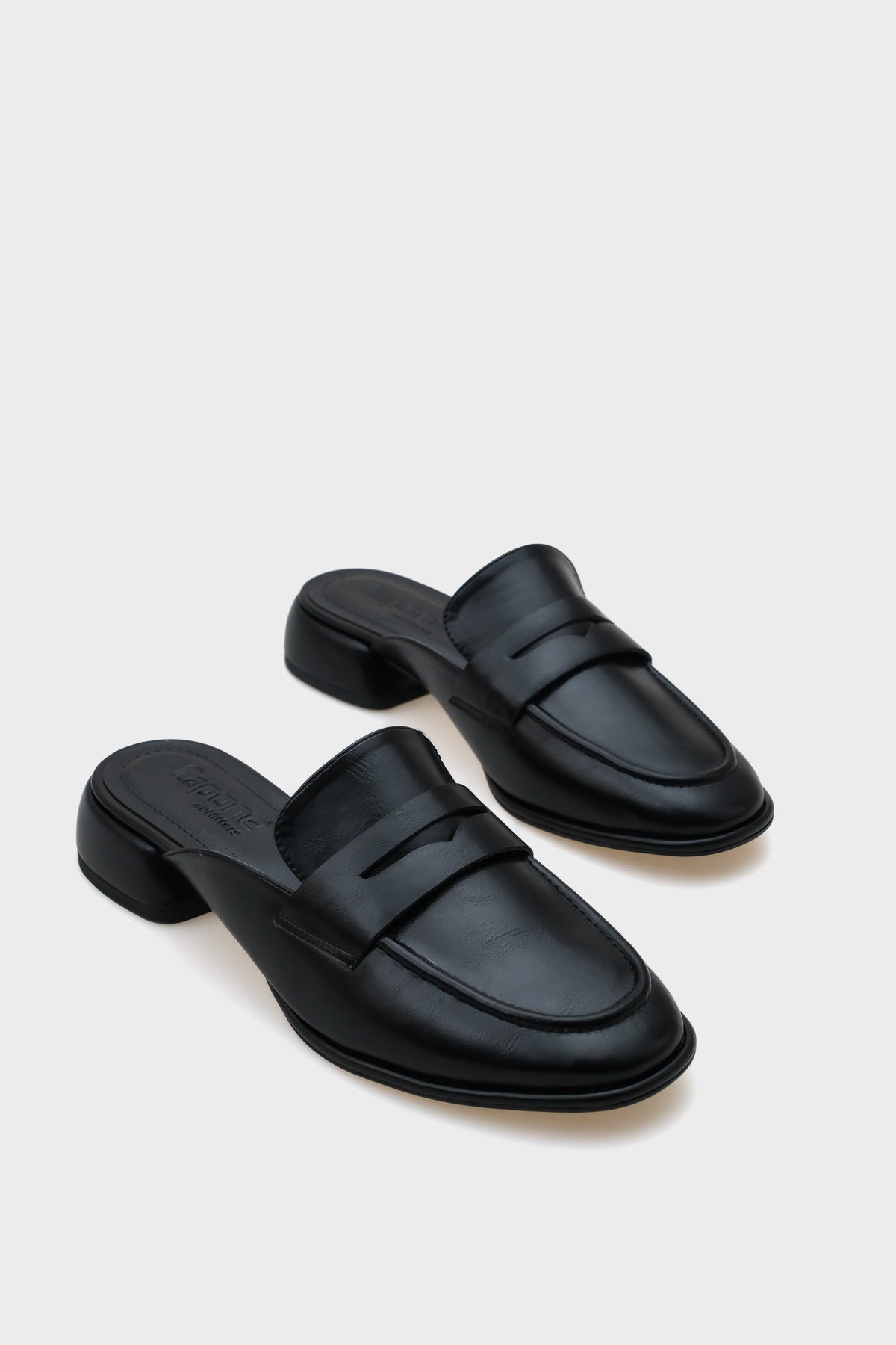 Max Burnu Kapalı Kadın Terlik