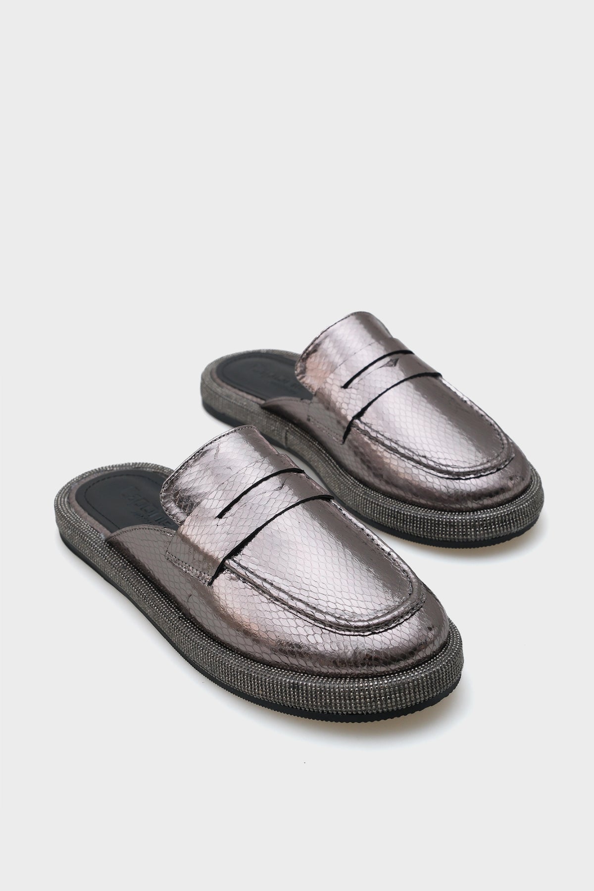 Mel Taşlı Burnu Kapalı Kadın Terlik