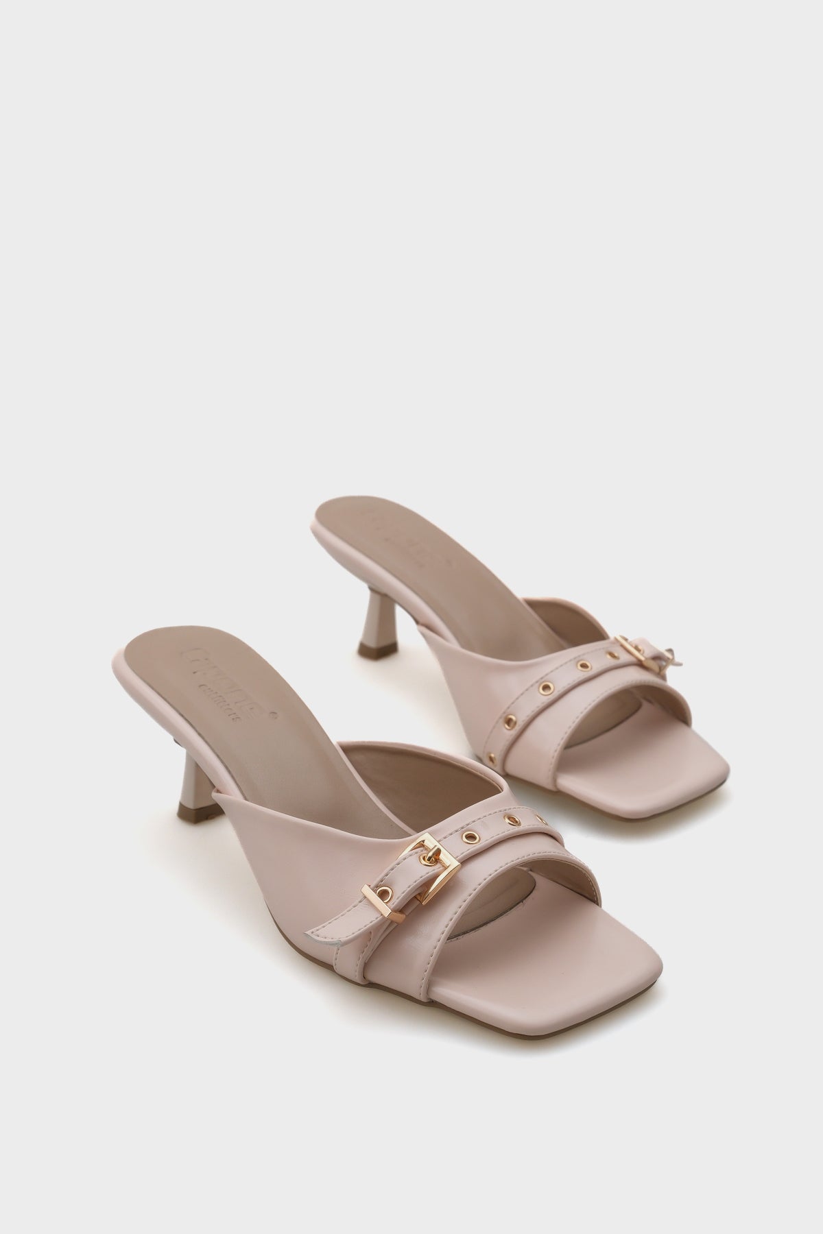 Millie Küt Burunlu Orta Topuklu Metal Tokalı  Kadın Terlik