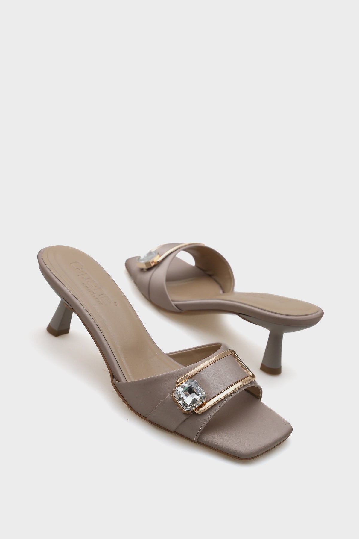 Mina Küt Burunlu Orta Topuklu Taşlı Tek Bantlı Kadın Terlik