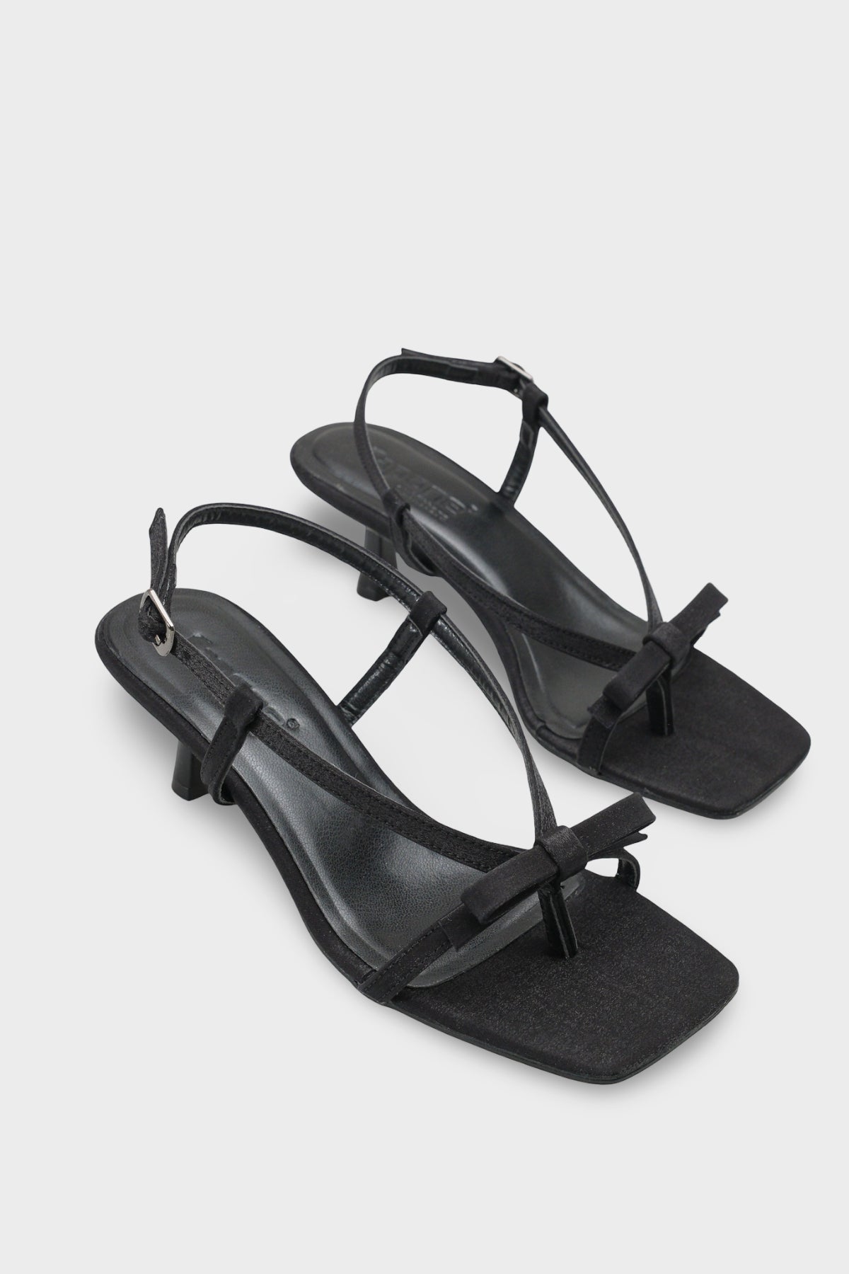 Lacey Saten Orta Topuklu Küt Burunlu Kadın Sandalet